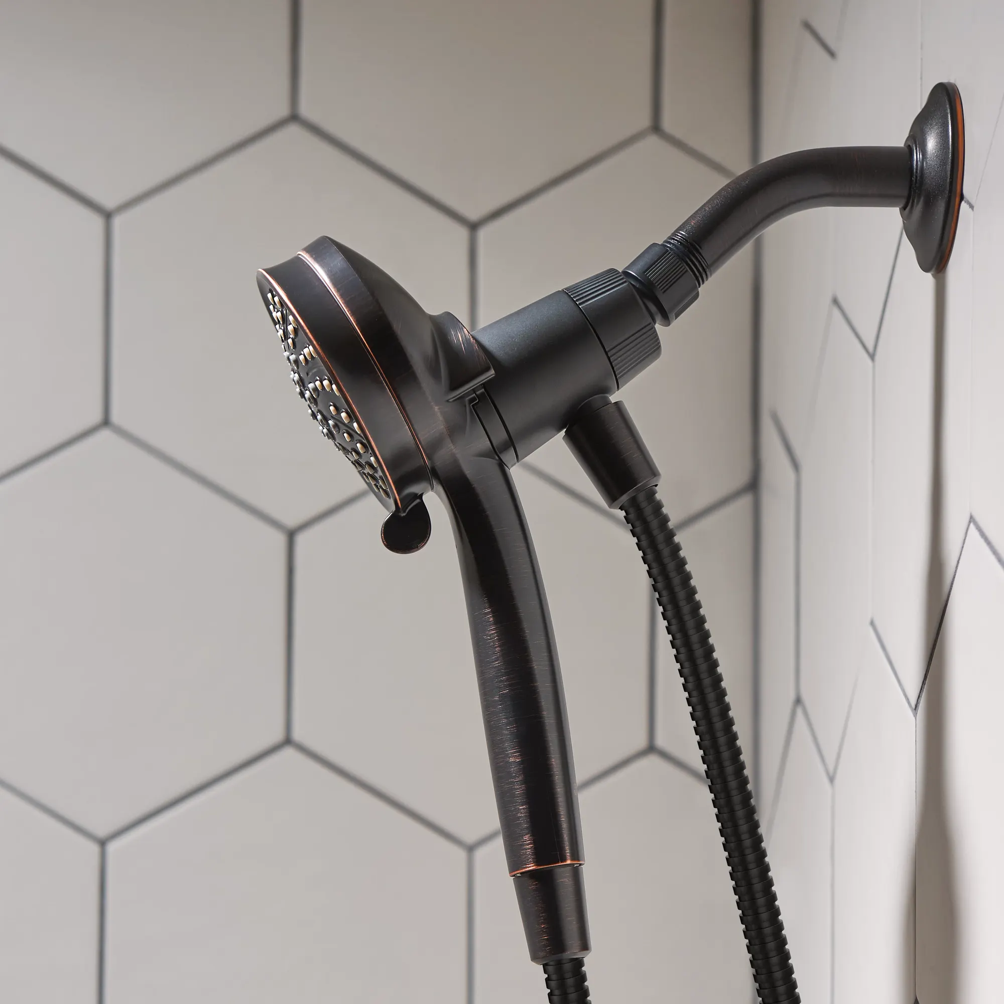 Attract With Magnetix Handheld Shower - Image 28