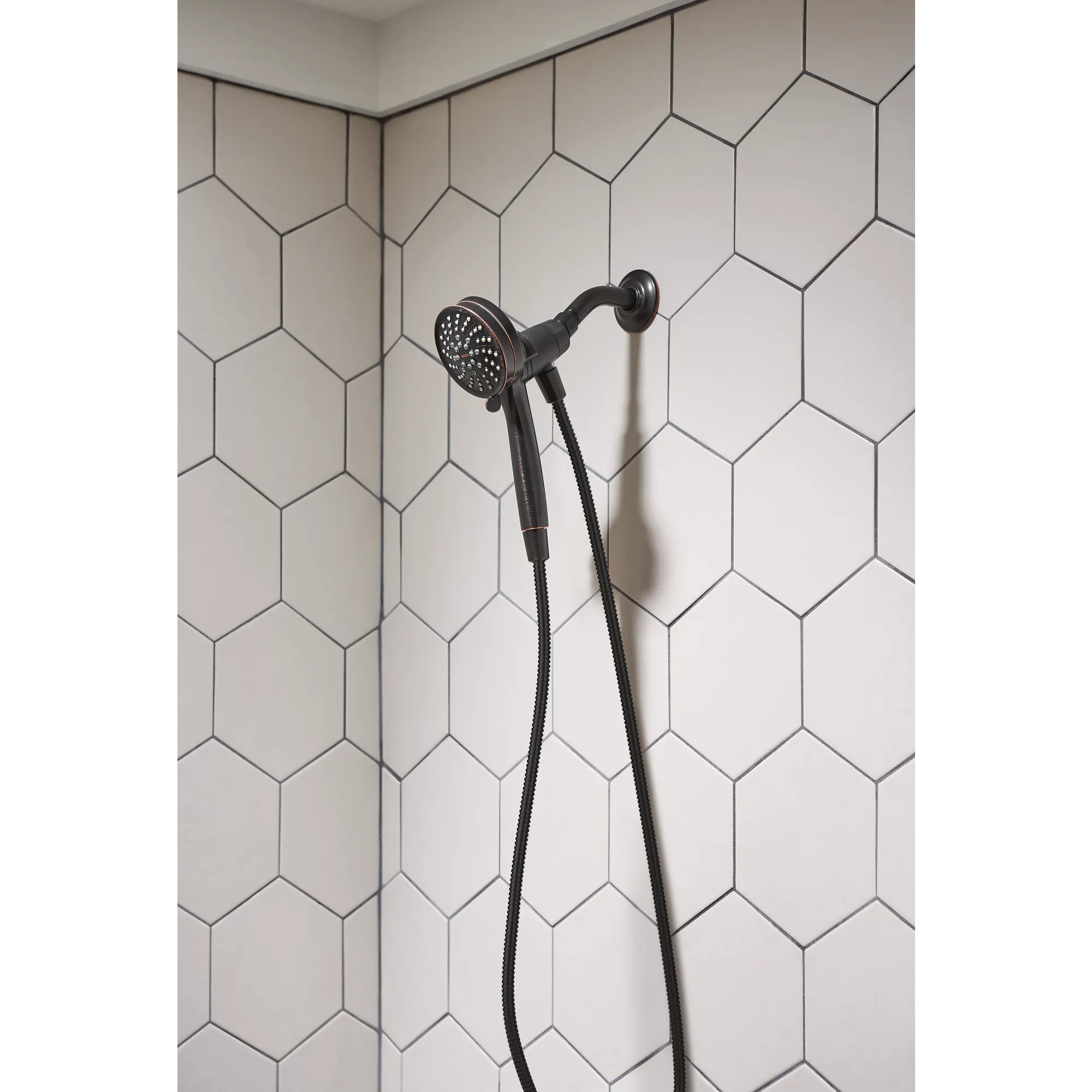 Attract With Magnetix Handheld Shower - Image 30