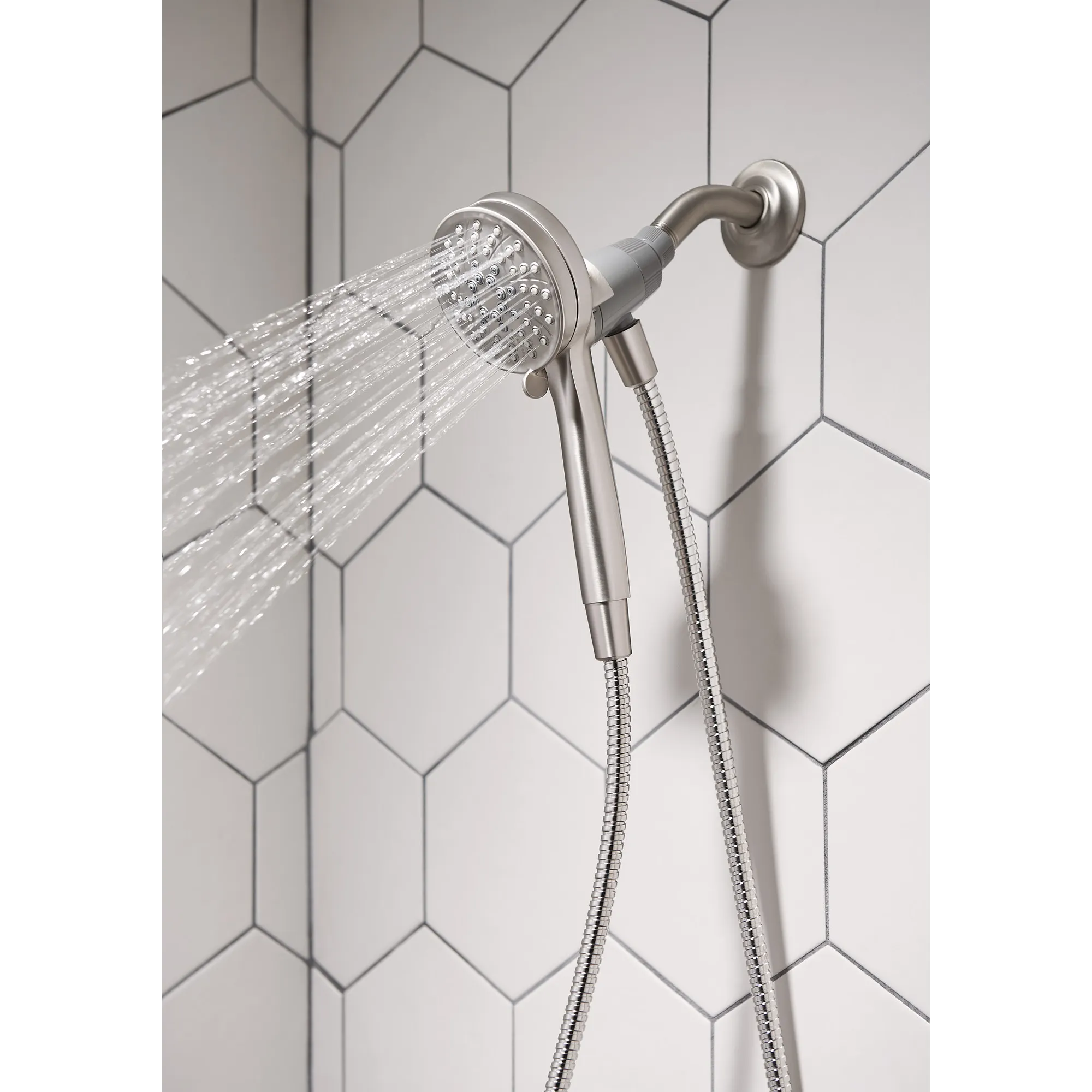 Attract With Magnetix Handheld Shower - Image 43