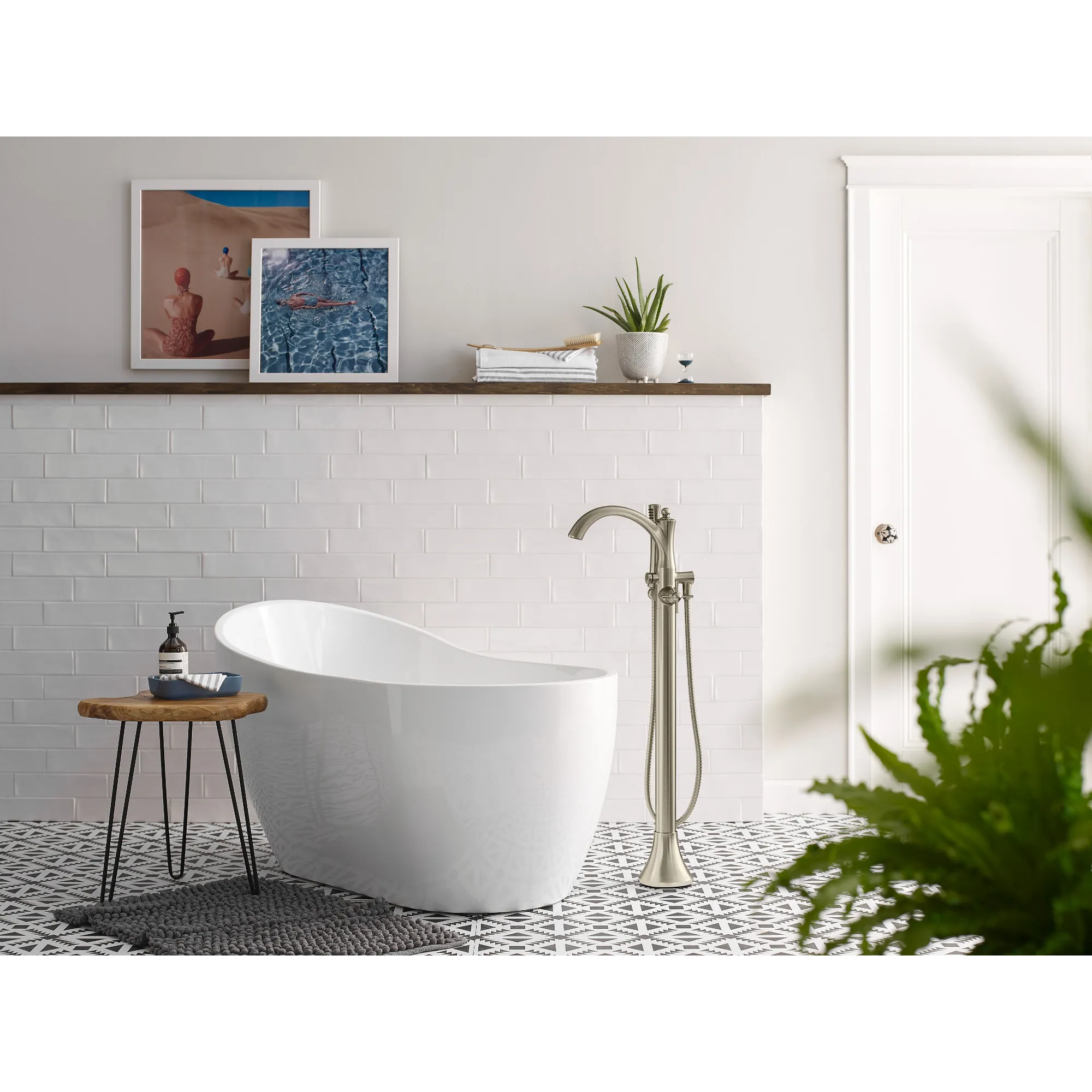 Wynford Chrome one-handle tub filler includes hand shower - Image 16