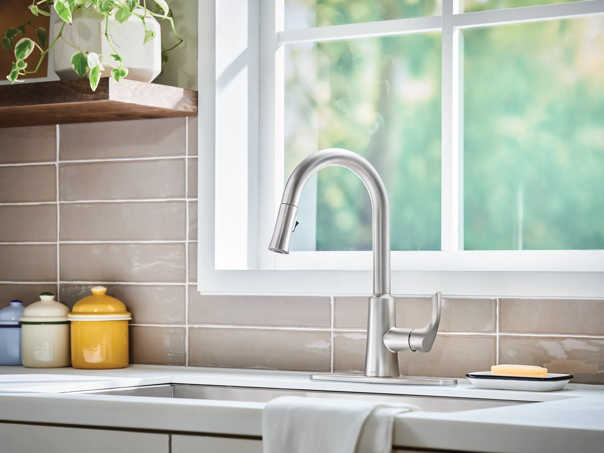 Ash Spot resist stainless one-handle high arc pulldown kitchen faucet - Image 3