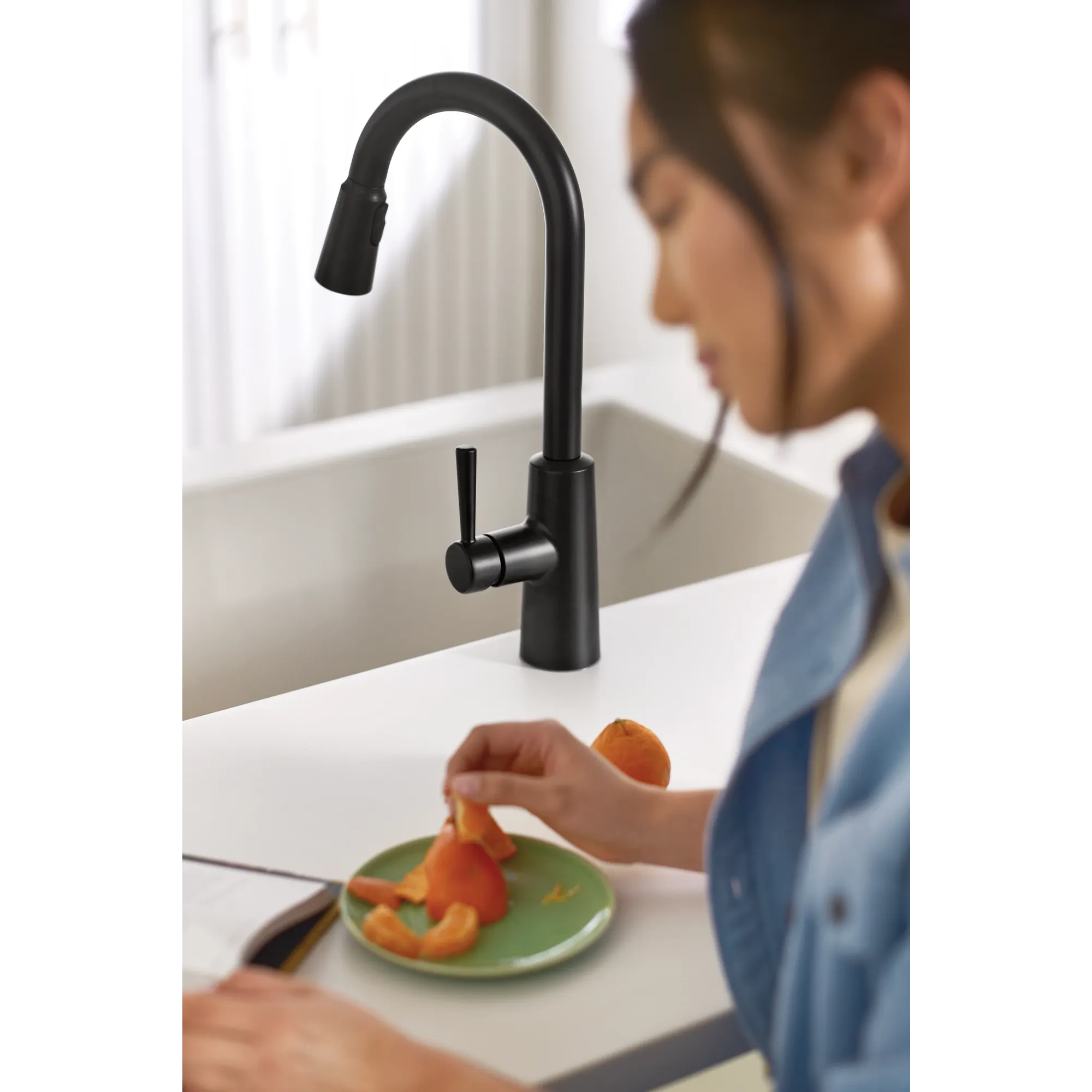 Riley MotionSense Wave One-Handle Pulldown Touchless Kitchen Faucet - Image 25