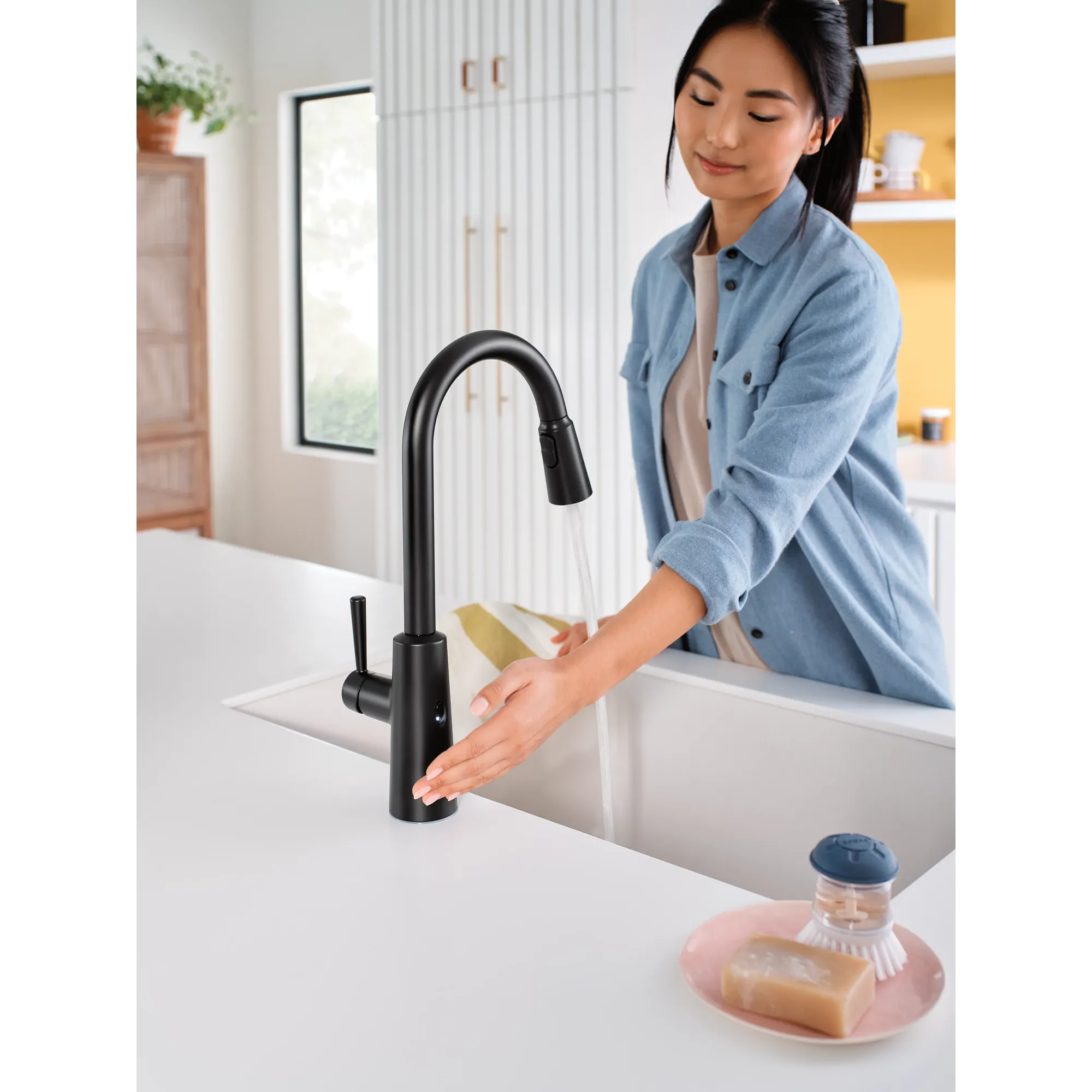 Riley MotionSense Wave One-Handle Pulldown Touchless Kitchen Faucet - Image 26