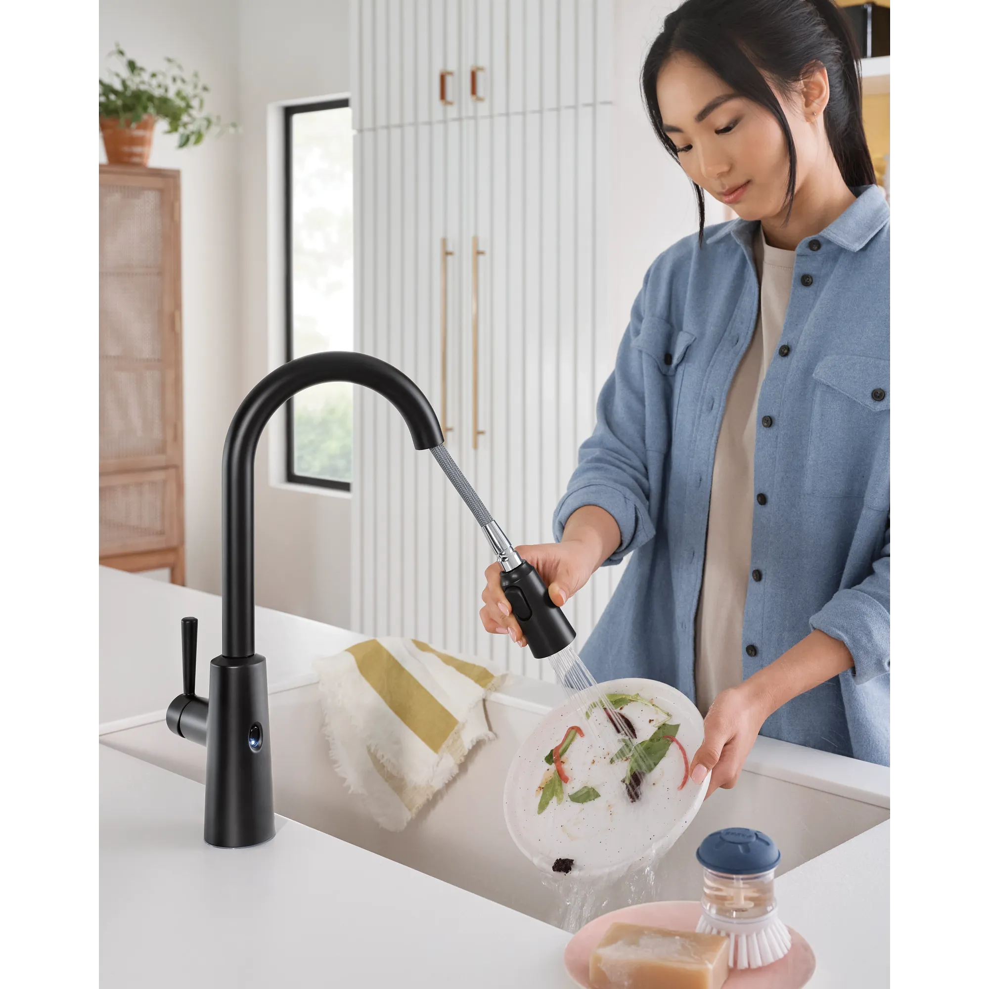 Riley MotionSense Wave One-Handle Pulldown Touchless Kitchen Faucet - Image 27
