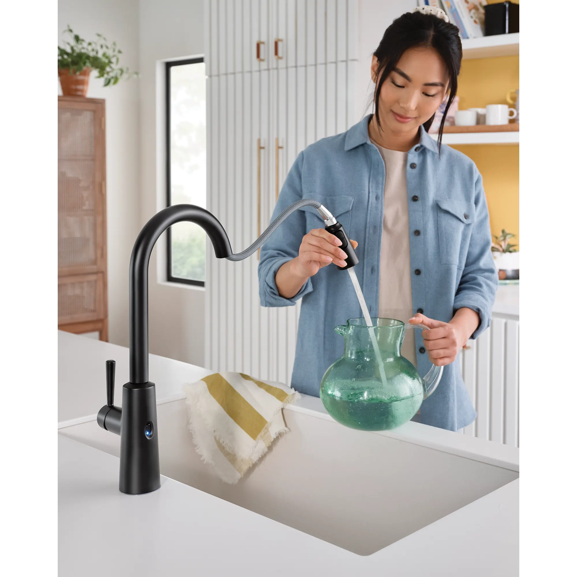 Riley MotionSense Wave One-Handle Pulldown Touchless Kitchen Faucet - Image 28