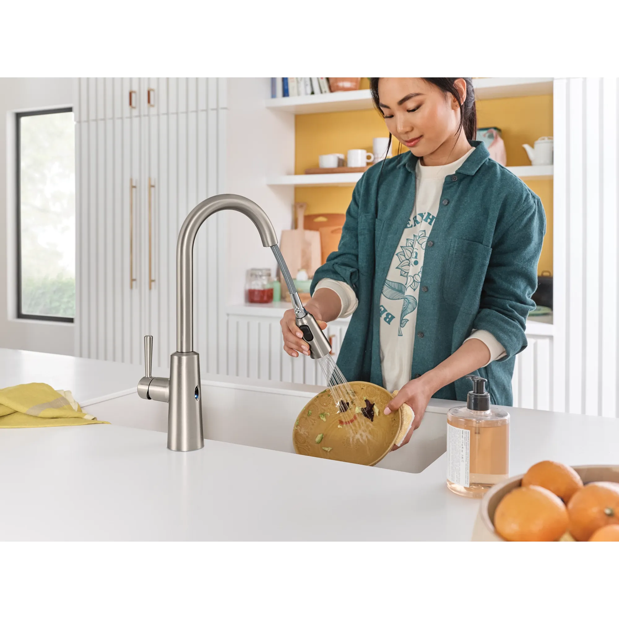 Riley MotionSense Wave One-Handle Pulldown Touchless Kitchen Faucet - Image 39