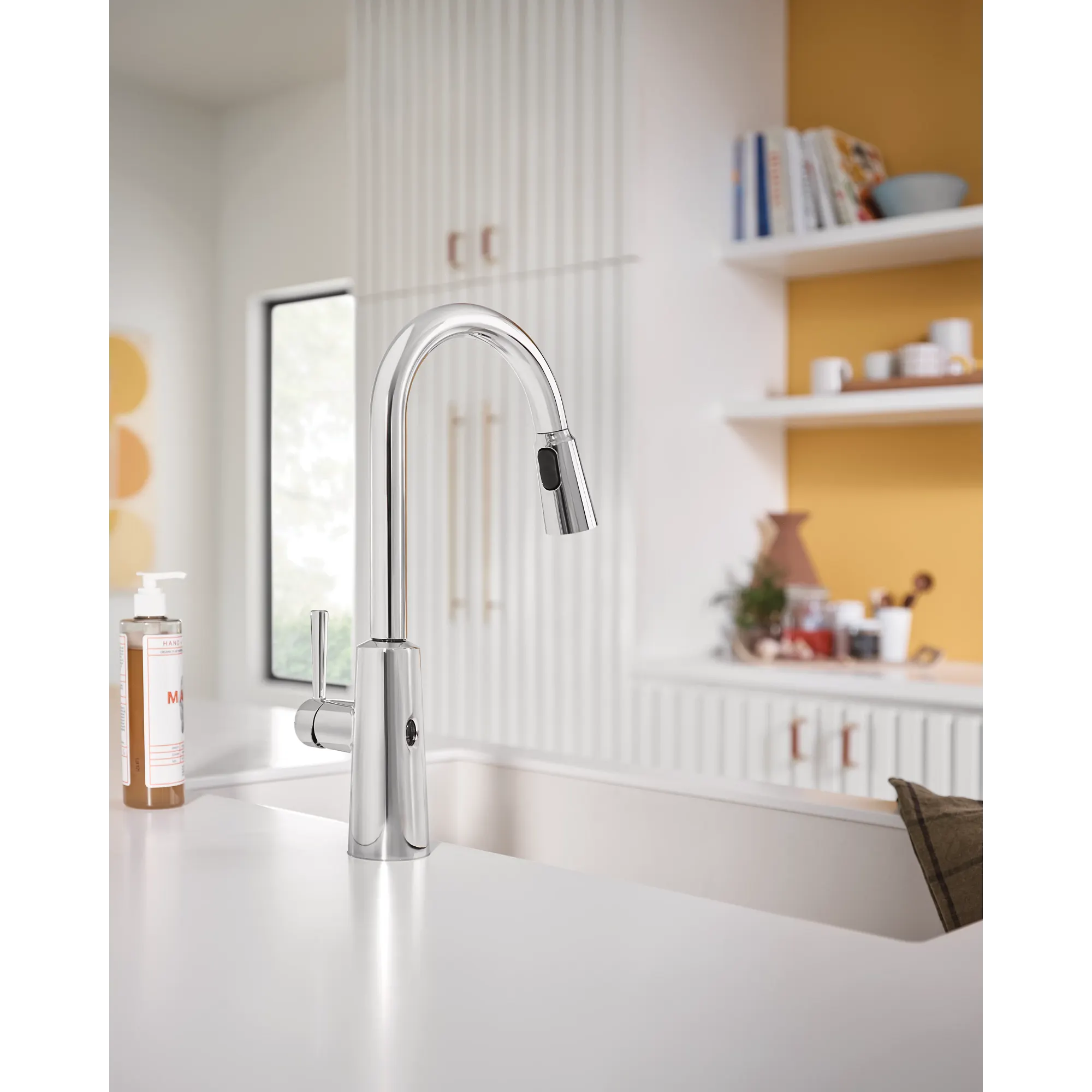 Riley MotionSense Wave One-Handle Pulldown Touchless Kitchen Faucet - Image 4