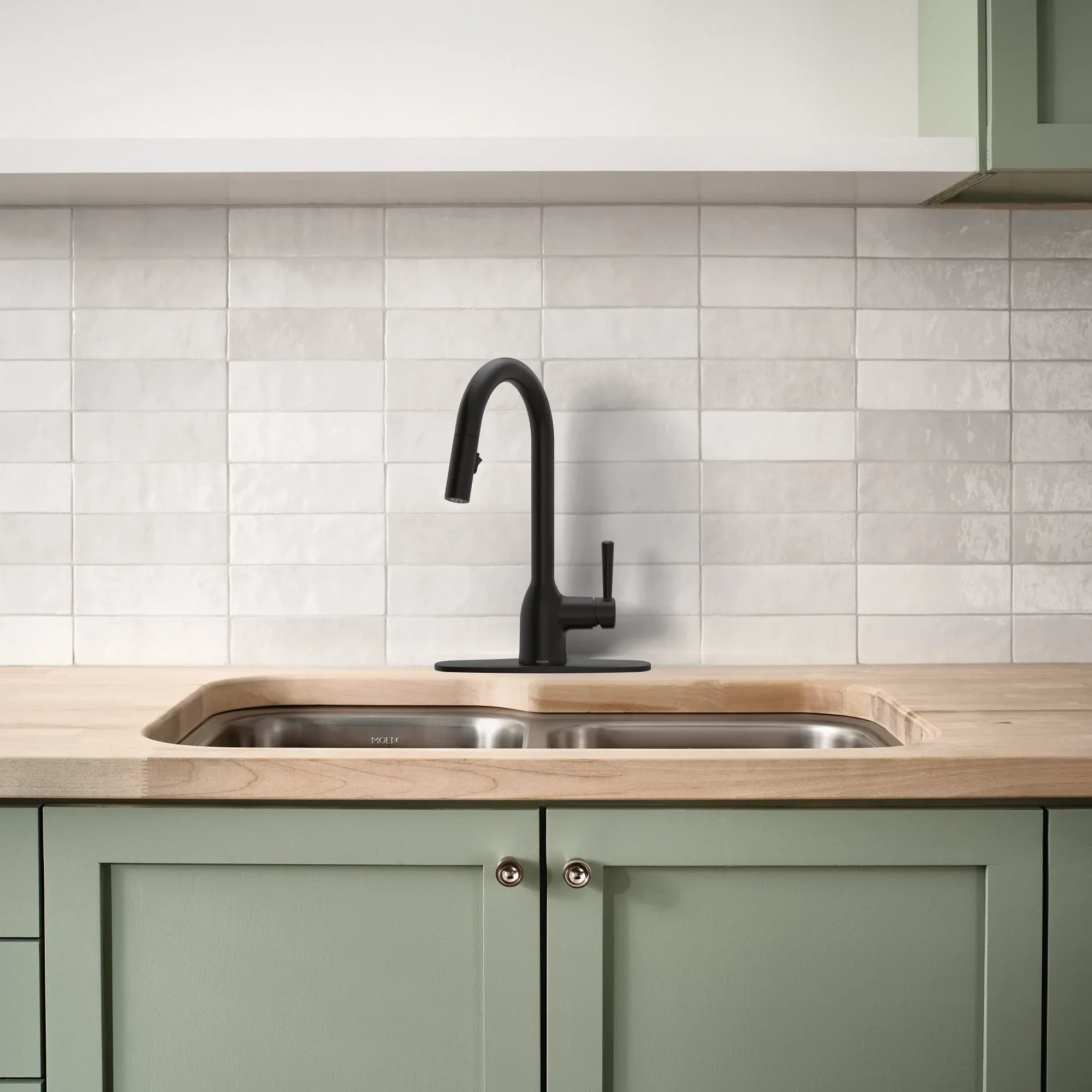 Chateau Matte black one-handle kitchen faucet - Image 2