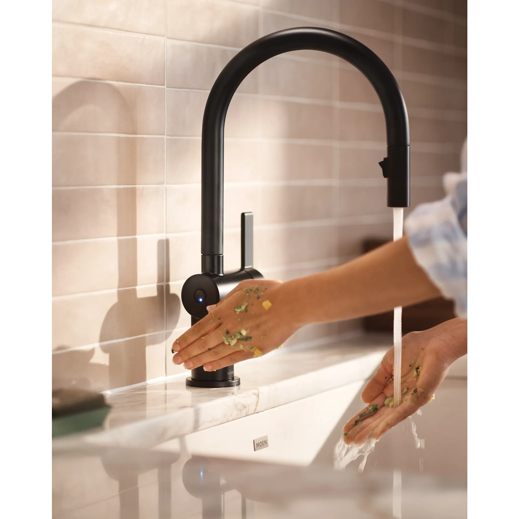 Cia MotionSense Wave One-Handle Pulldown Touchless Kitchen Faucet - Image 14