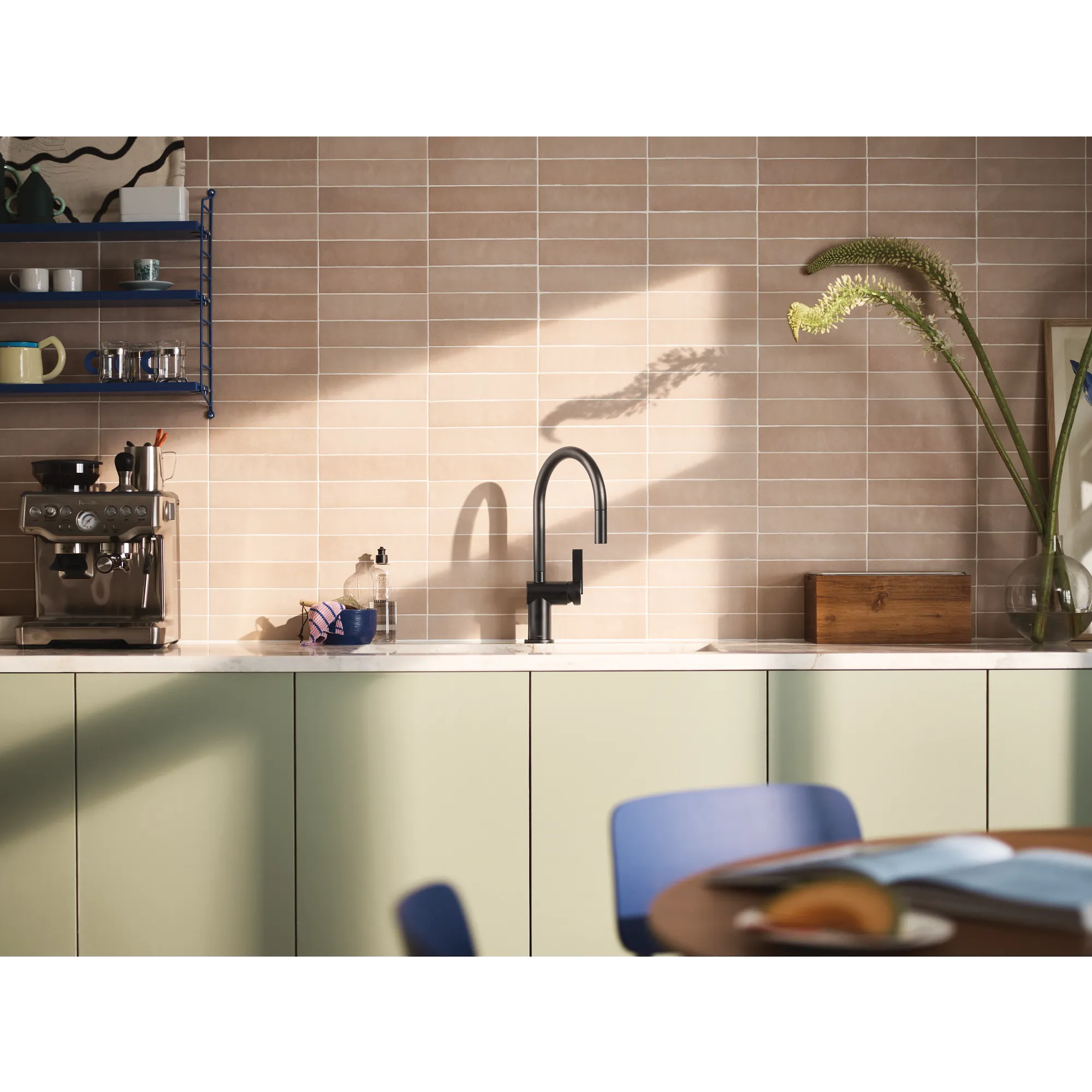 Cia MotionSense Wave One-Handle Pulldown Touchless Kitchen Faucet - Image 17