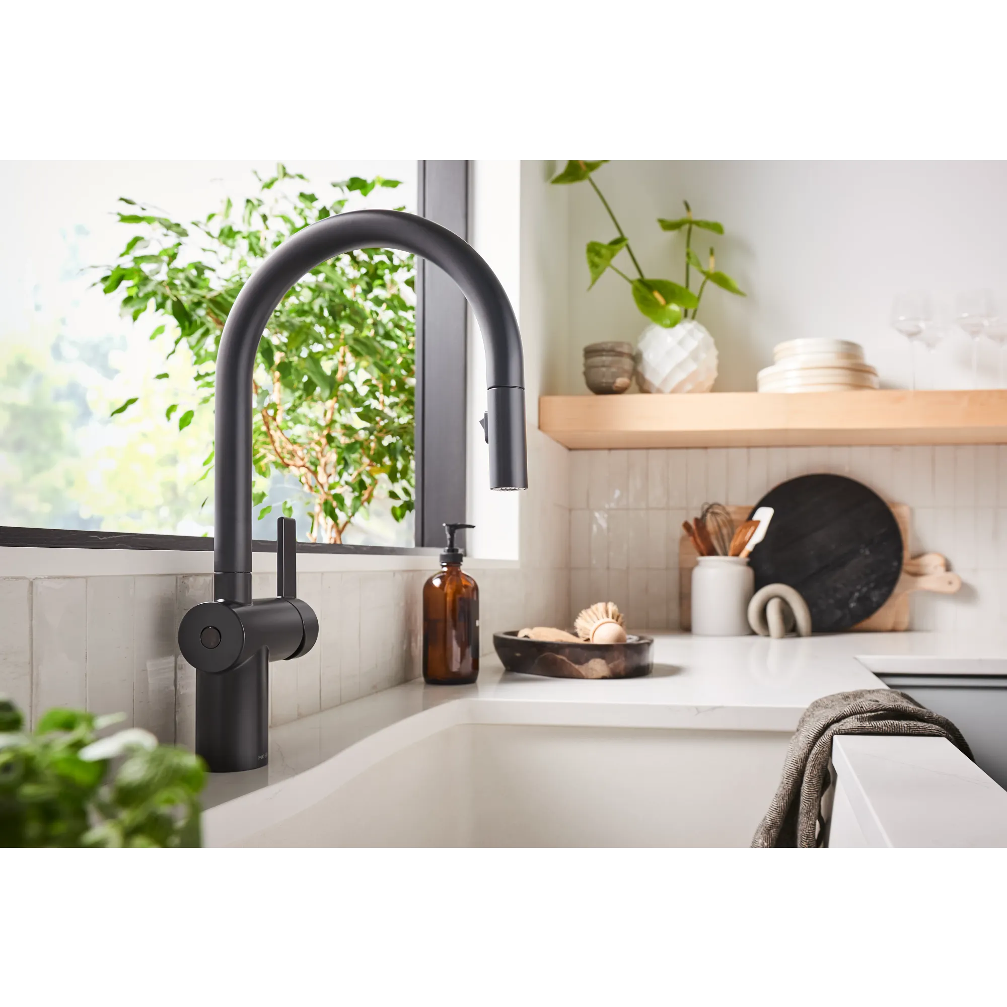 Cia MotionSense Wave One-Handle Pulldown Touchless Kitchen Faucet - Image 20