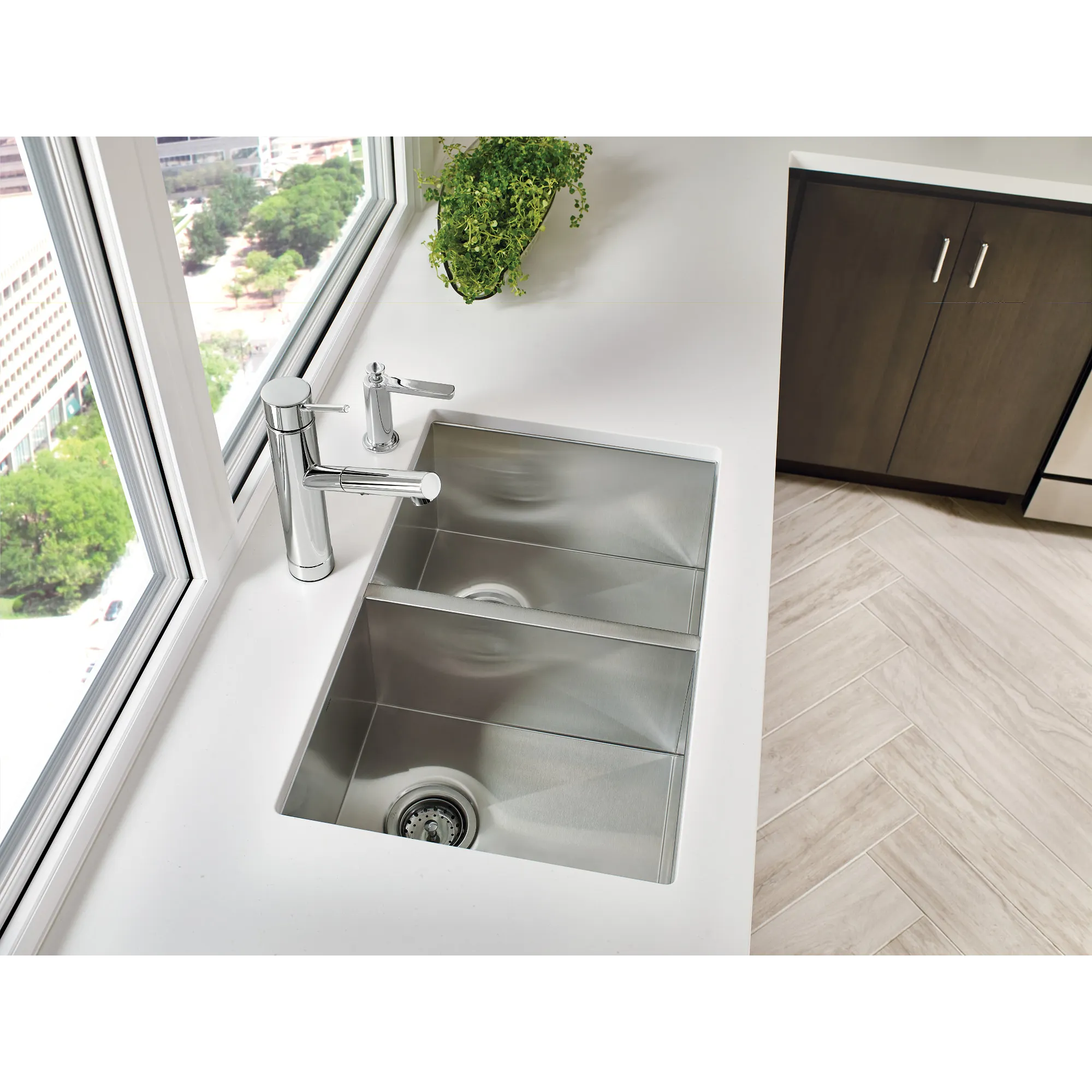 Tilt Chrome One-Handle Low Arc Pullout Kitchen Faucet - Image 6