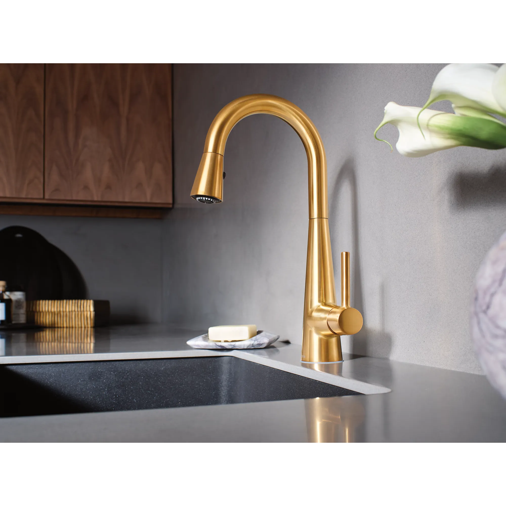 Sleek One-Handle Pulldown Bar Faucet - Image 28