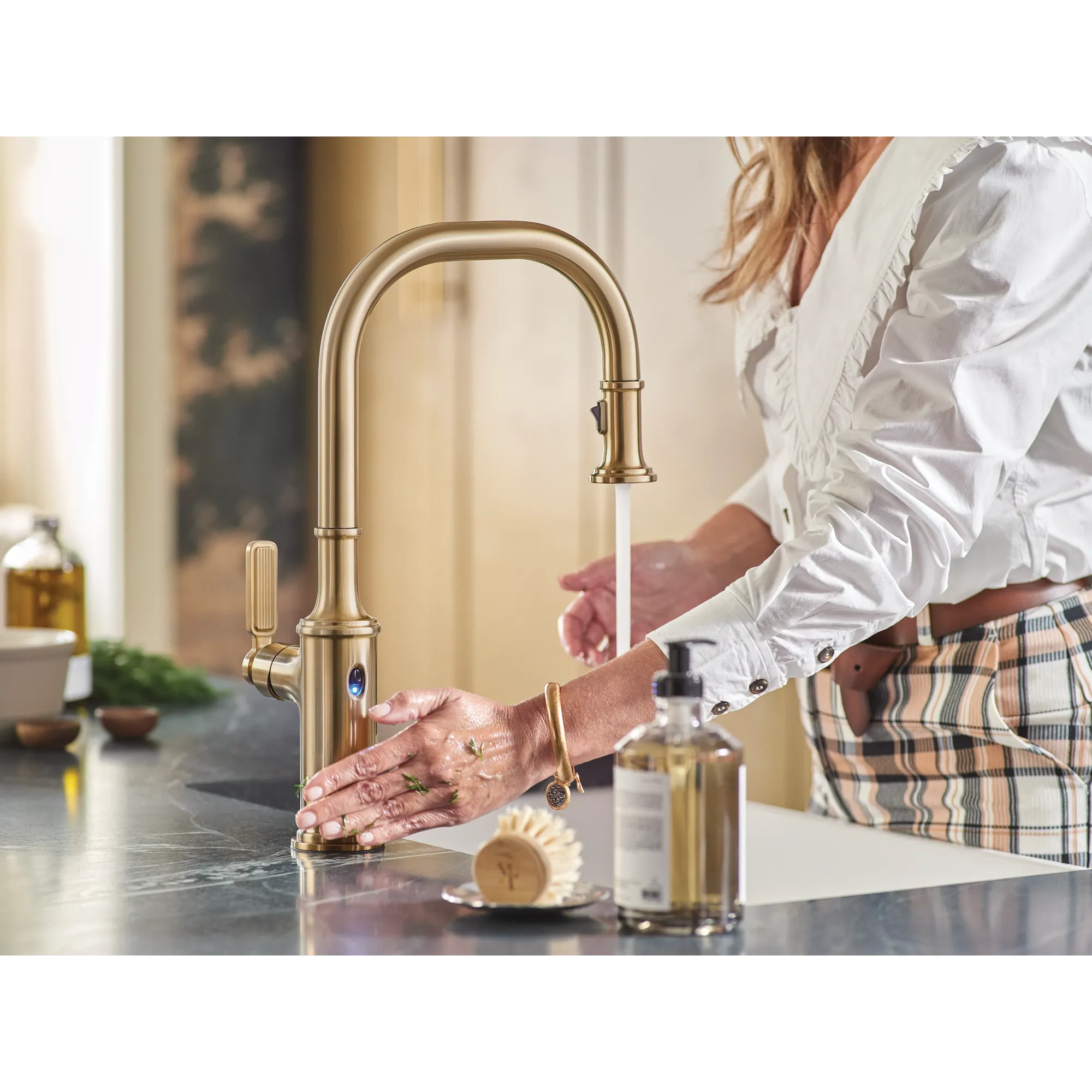 Smyth MotionSense Wave One-Handle Pulldown Touchless Kitchen Faucet - Image 20