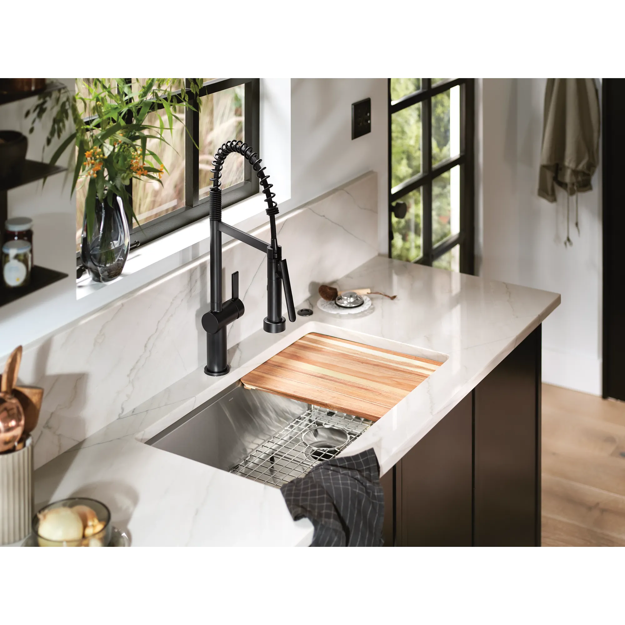 Cia One-Handle Pre-Rinse Spring Pulldown Kitchen Faucet - Image 18