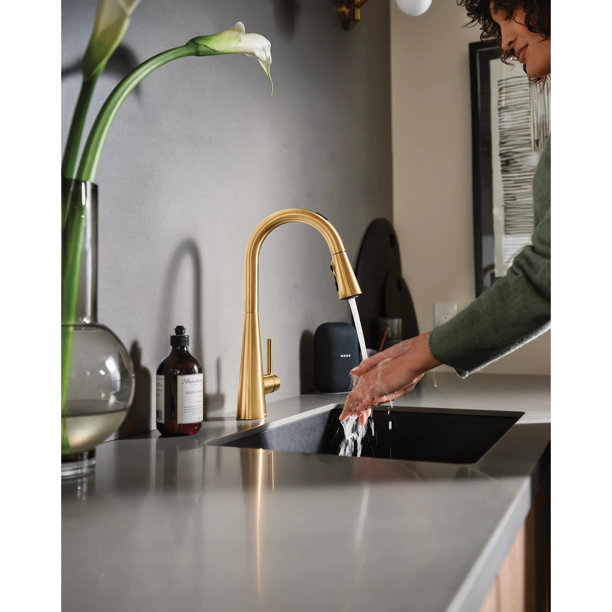 Sleek Smart Pulldown Touchless Kitchen Faucet - Image 23