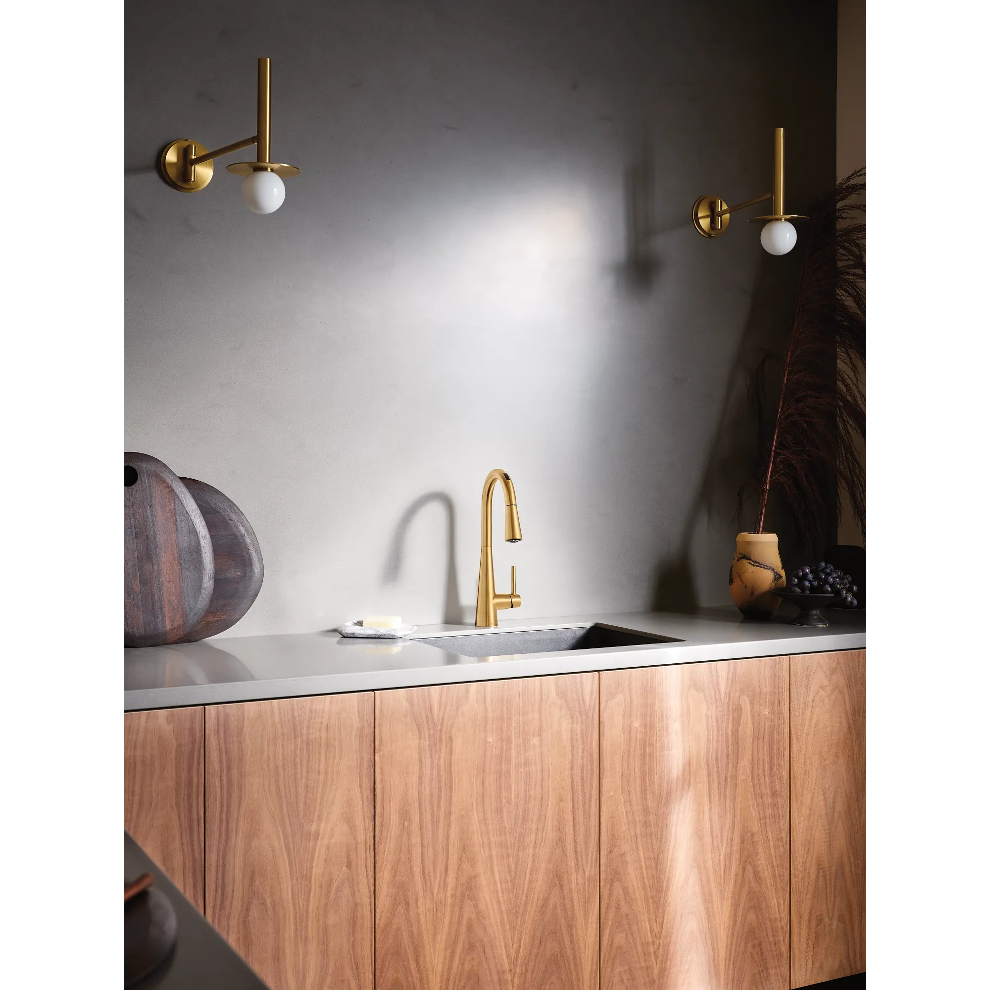 Sleek Smart Pulldown Touchless Kitchen Faucet - Image 26