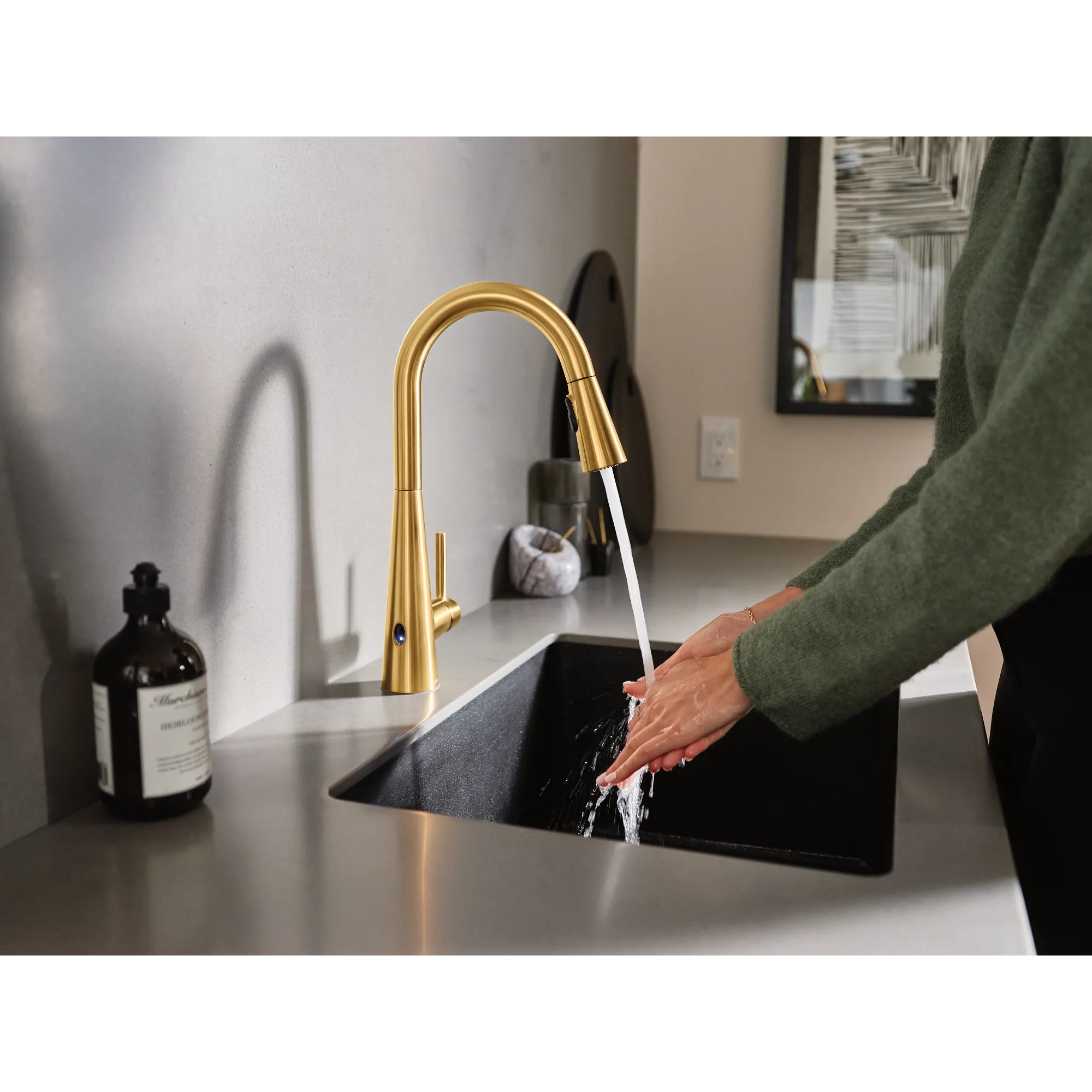 Sleek MotionSense Wave One-Handle Pulldown Touchless Kitchen Faucet - Image 24
