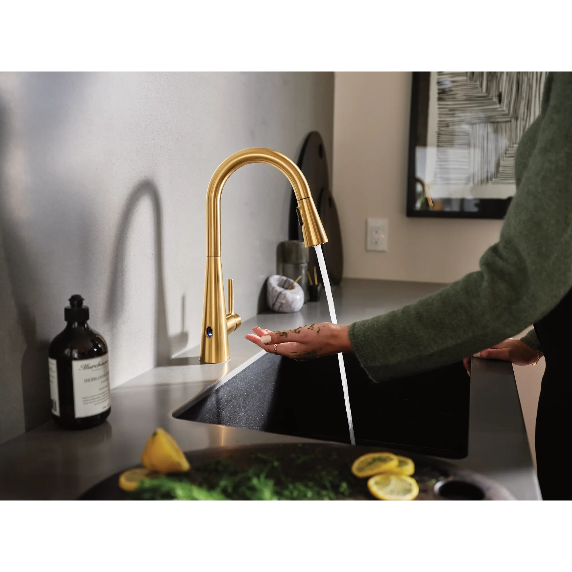 Sleek MotionSense Wave One-Handle Pulldown Touchless Kitchen Faucet - Image 25