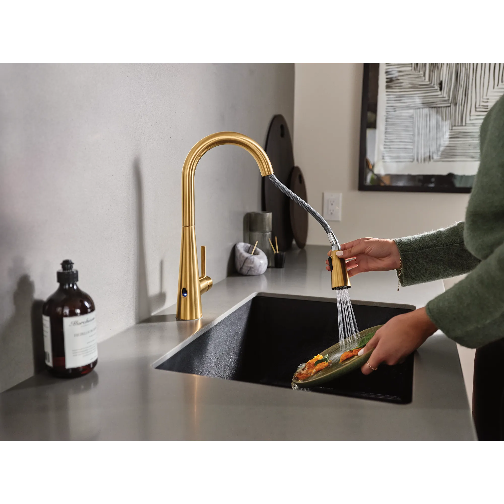 Sleek MotionSense Wave One-Handle Pulldown Touchless Kitchen Faucet - Image 27