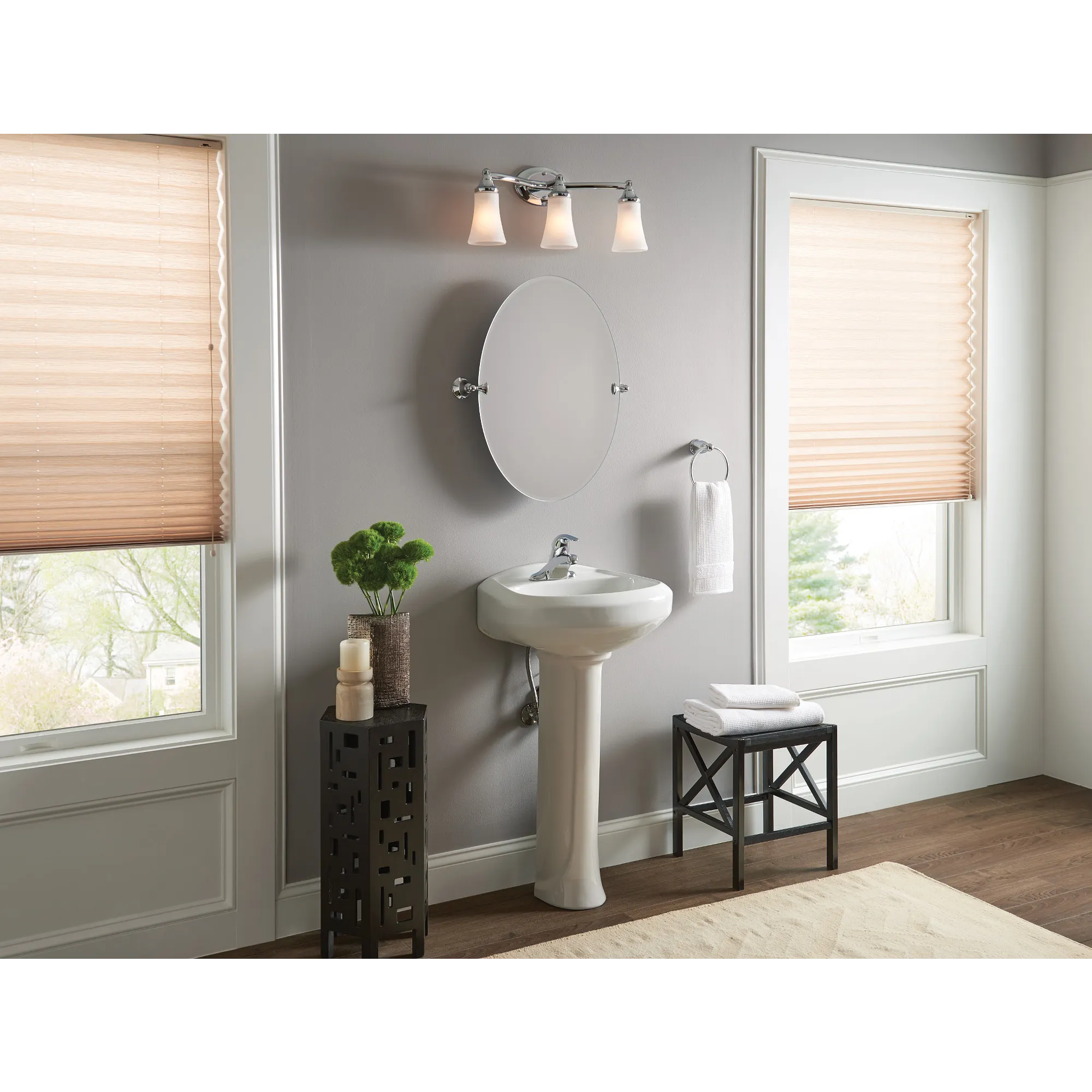 Adler Chrome one-handle low arc bathroom faucet - Image 13