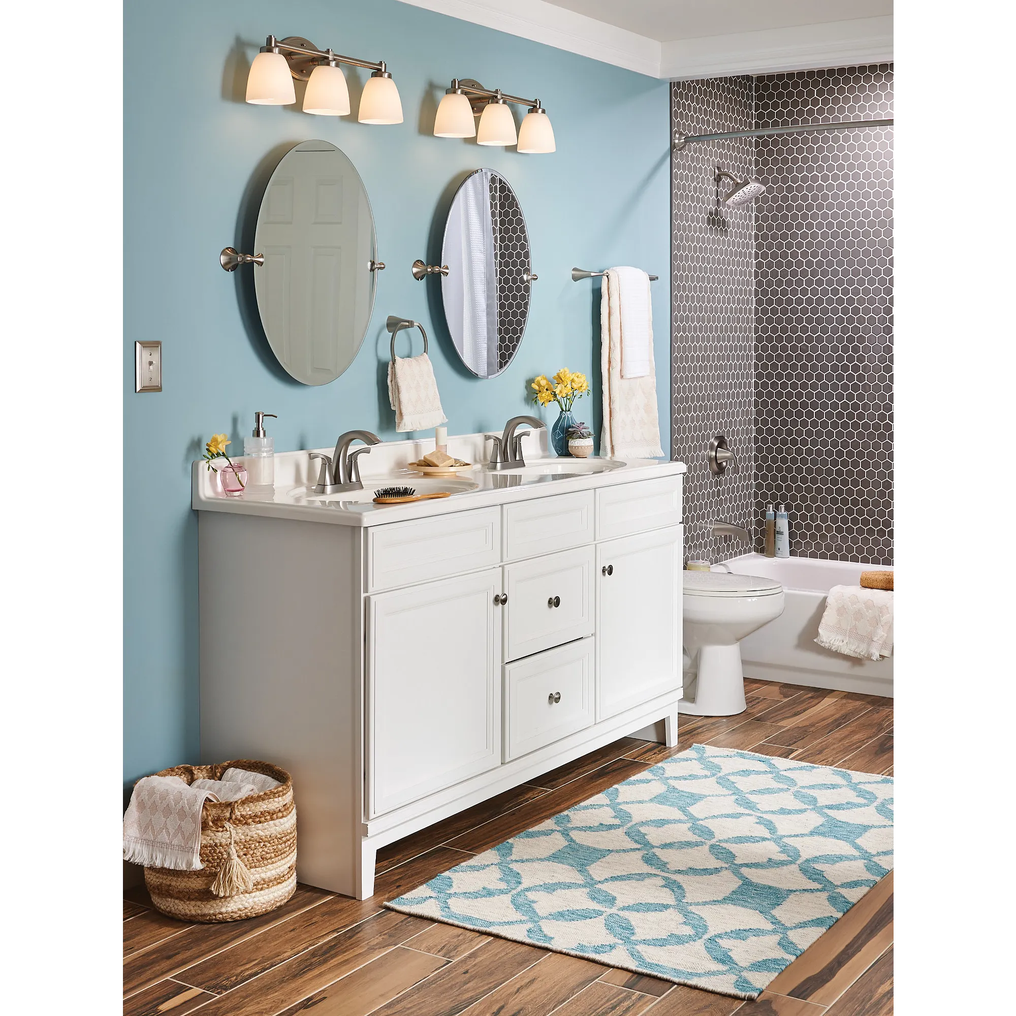 Lindor Two-handle Centerset Bathroom Sink Faucet - Image 18