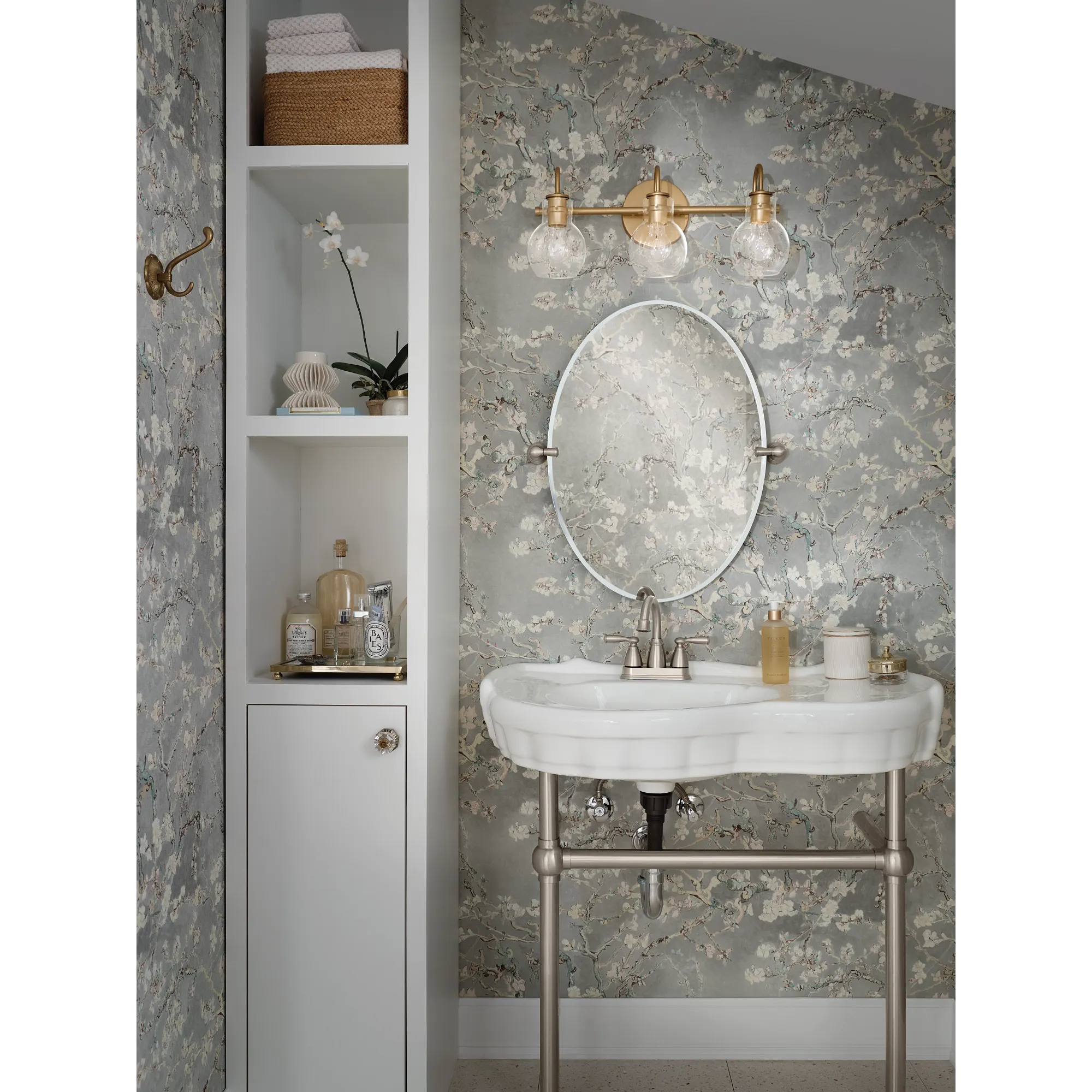 Banbury Two-handle Centerset Bathroom Sink Faucet - Image 20