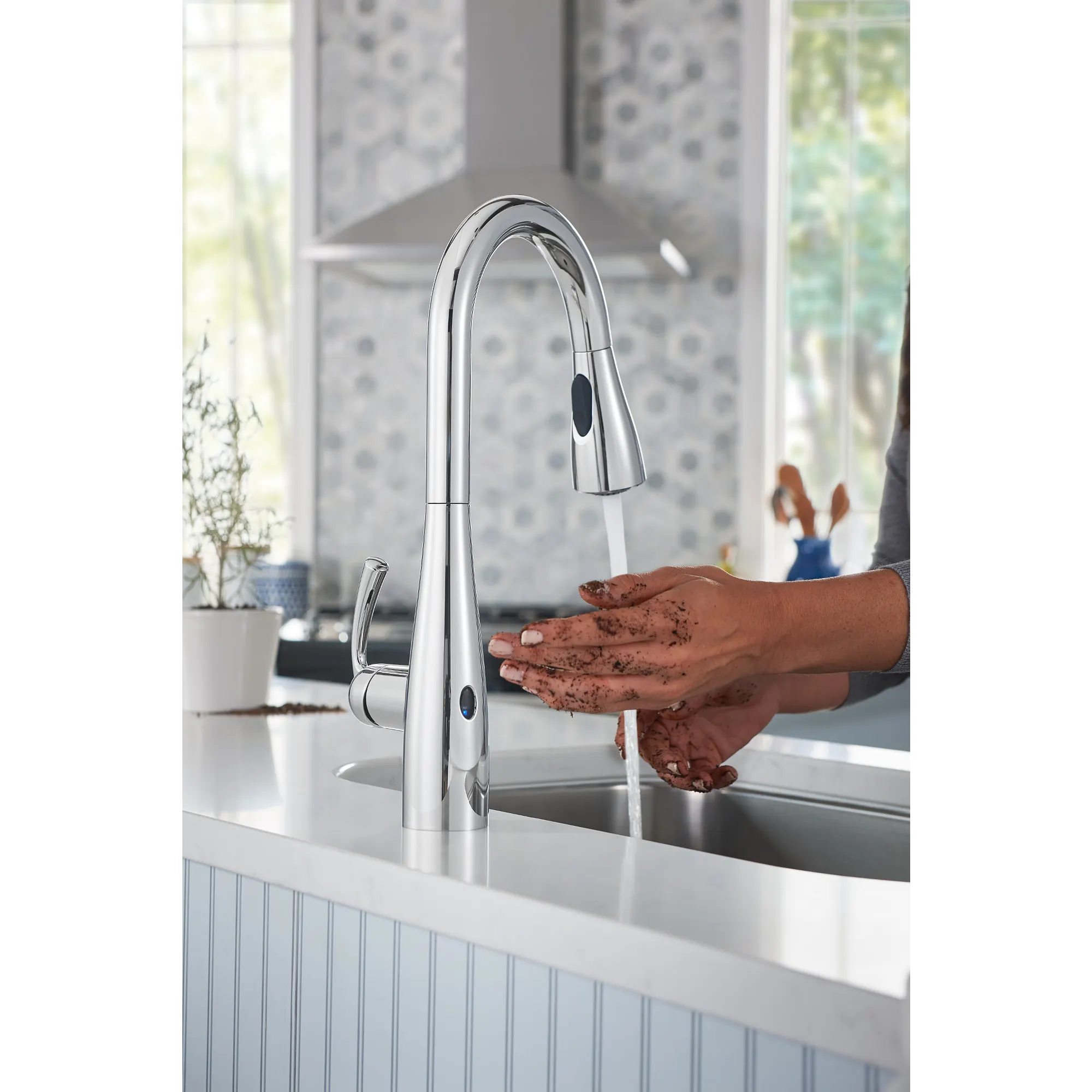 Essie MotionSense Wave One-Handle Pulldown Touchless Kitchen Faucet - Image 14