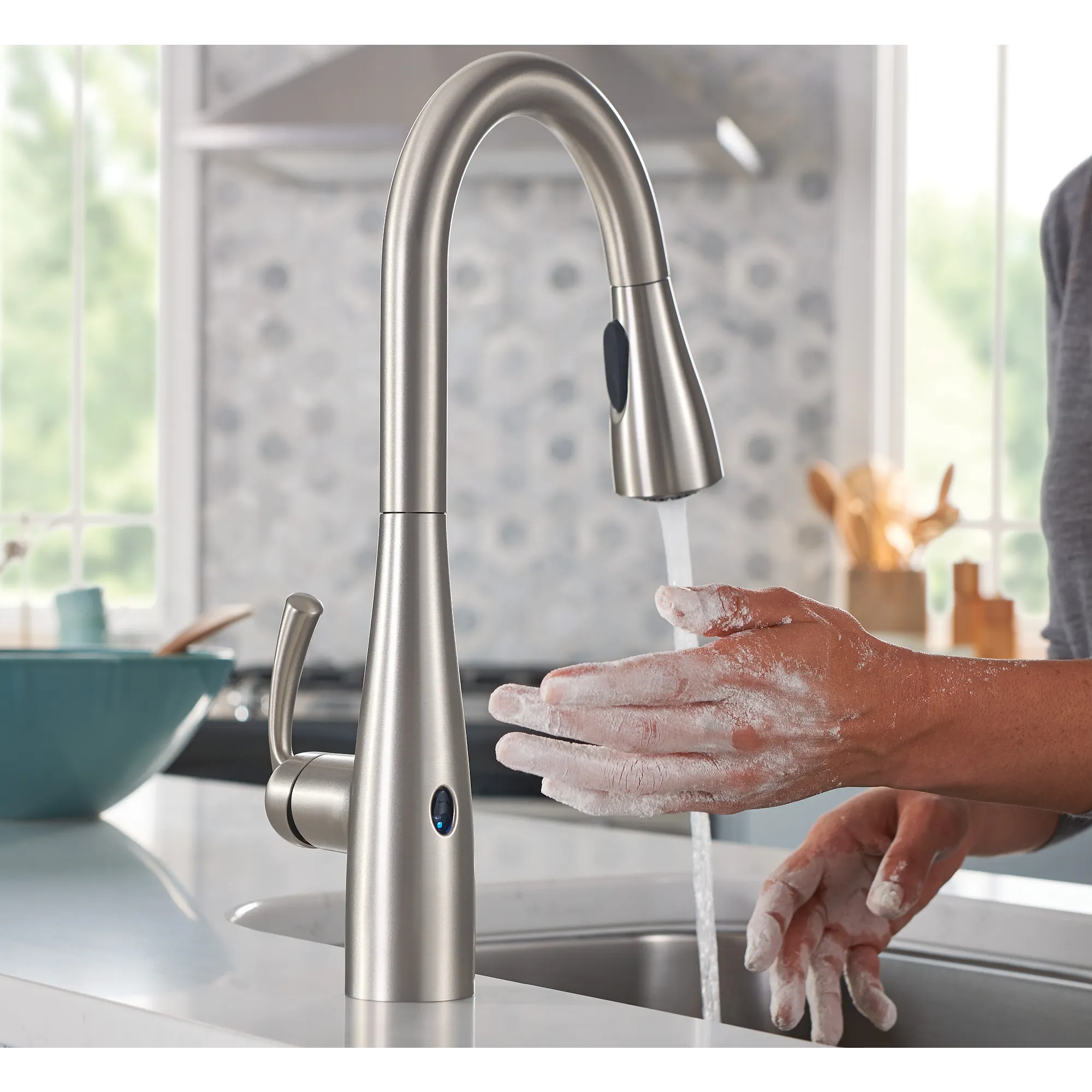 Essie MotionSense Wave One-Handle Pulldown Touchless Kitchen Faucet - Image 35