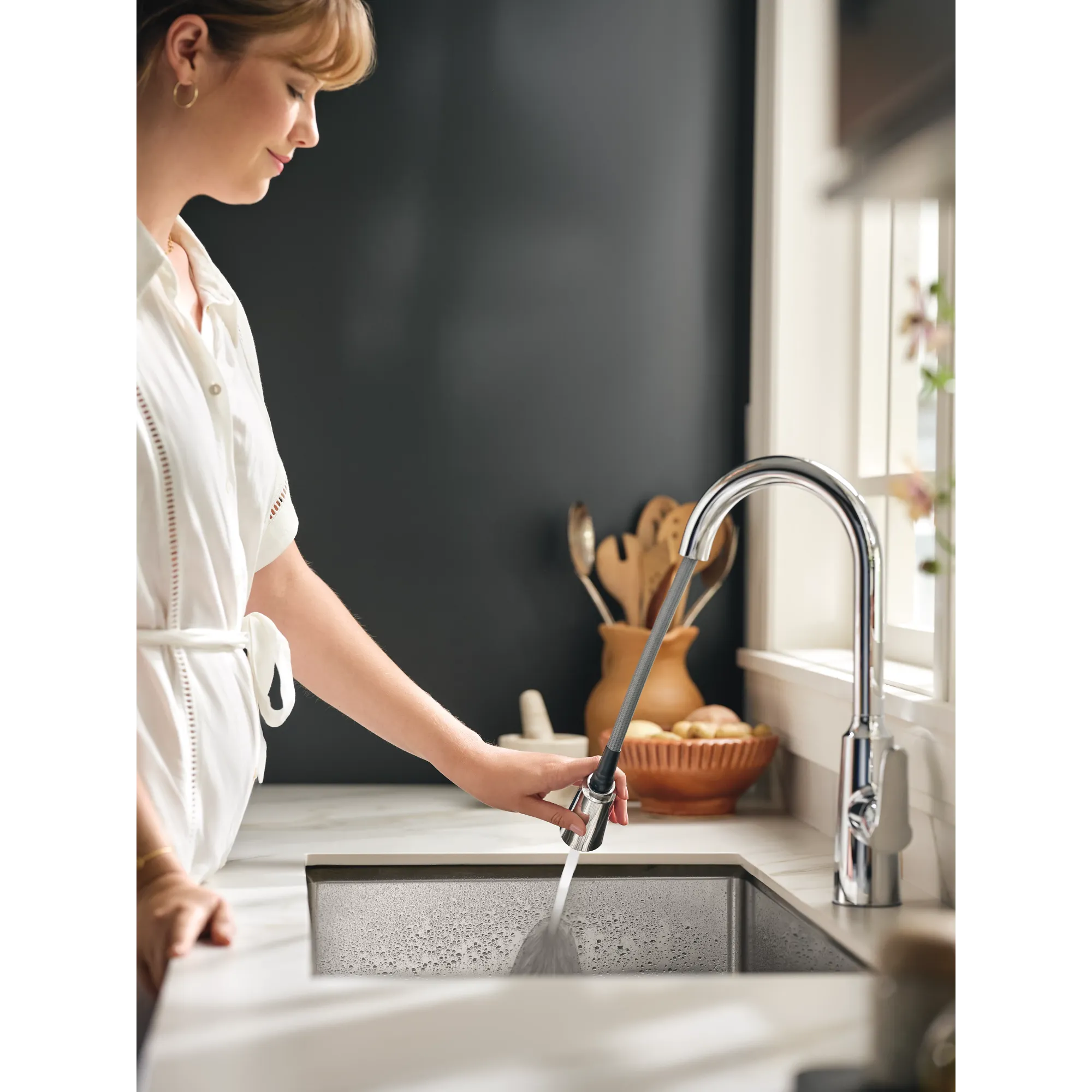 Edwyn One-Handle High Arc Pulldown Kitchen Faucet - Image 2