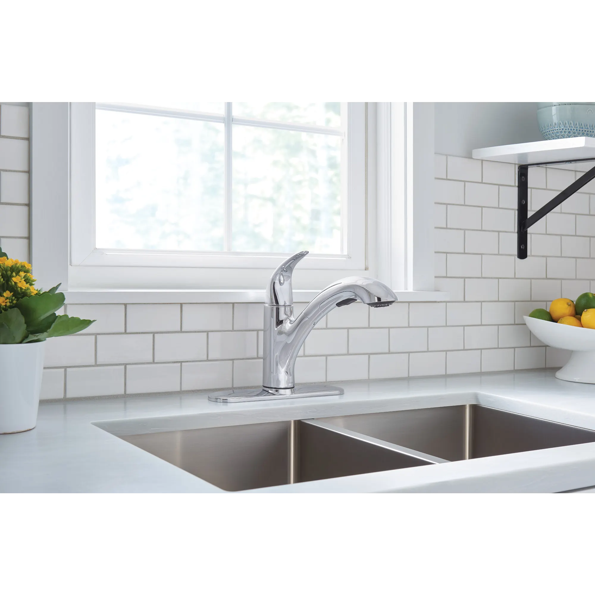 Medina One-Handle Pullout Kitchen Faucet - Image 11