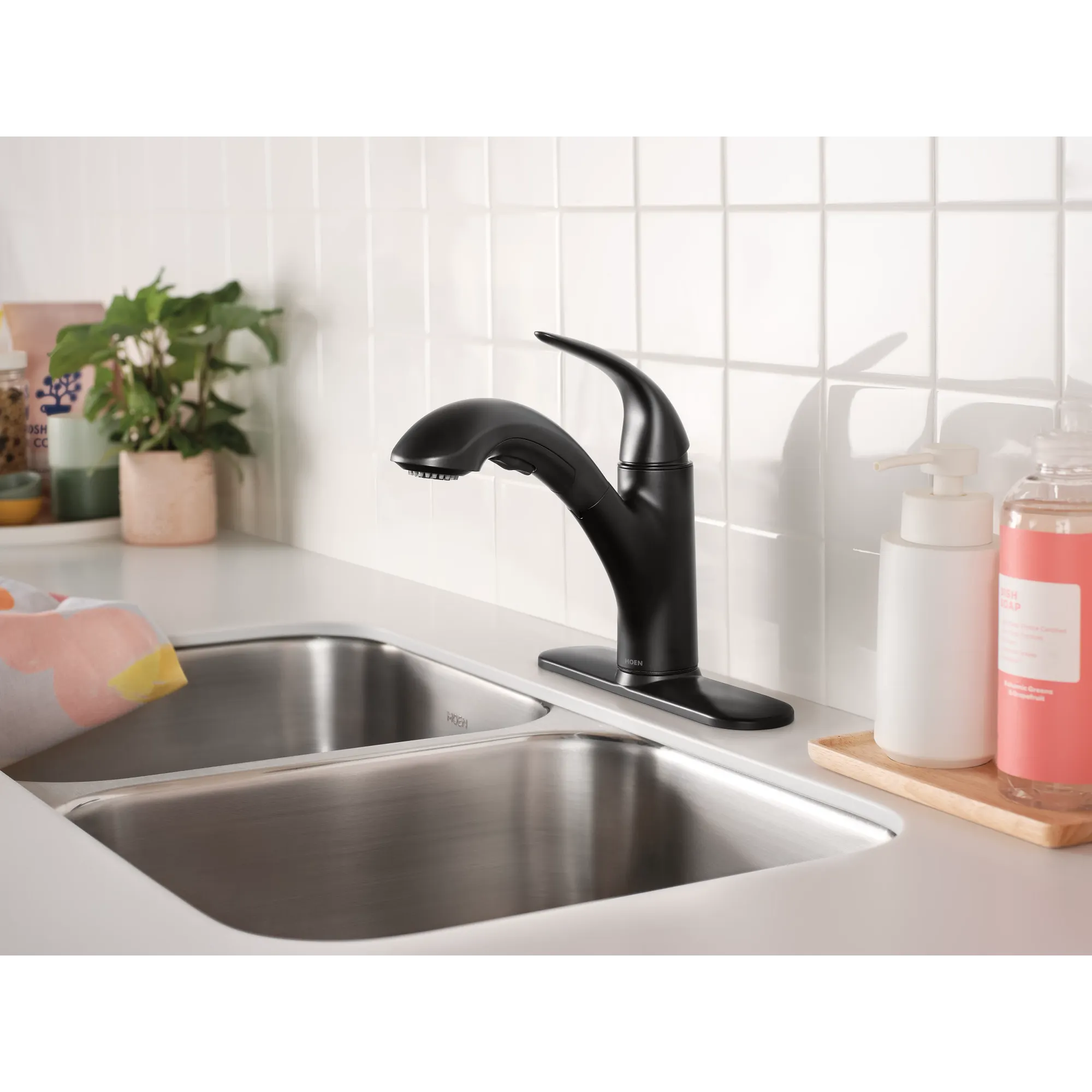 Medina One-Handle Pullout Kitchen Faucet - Image 22