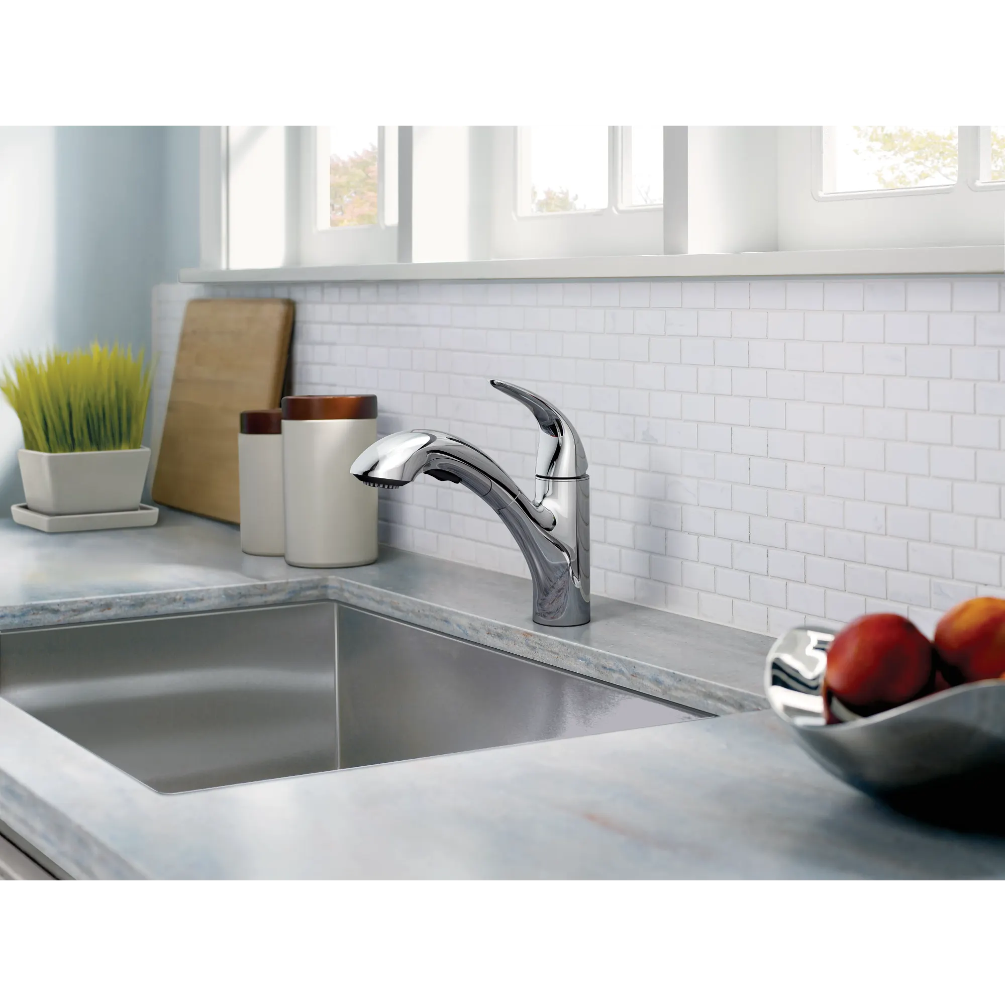 Medina One-Handle Pullout Kitchen Faucet - Image 3