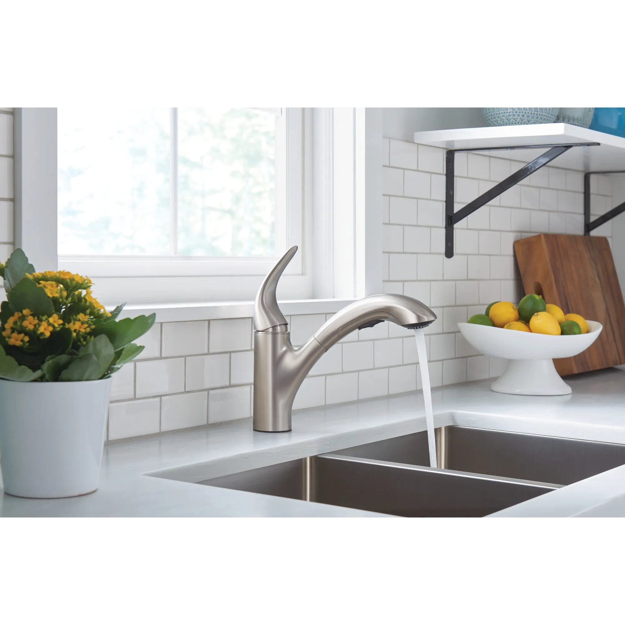 Medina One-Handle Pullout Kitchen Faucet - Image 30