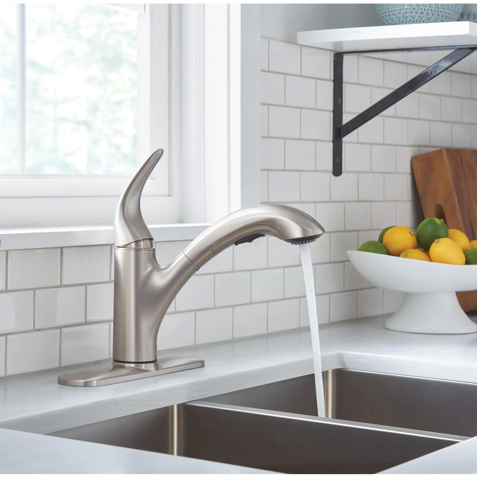 Medina One-Handle Pullout Kitchen Faucet - Image 39