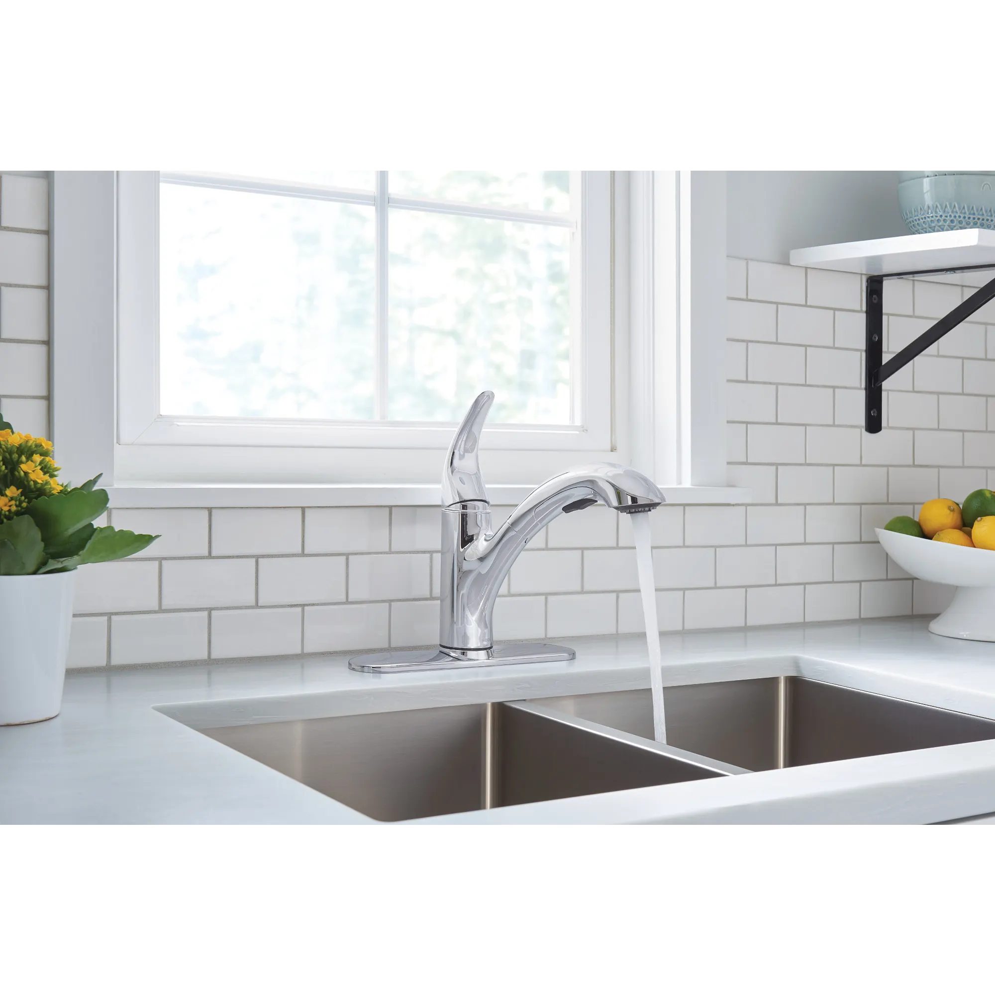 Medina One-Handle Pullout Kitchen Faucet - Image 9