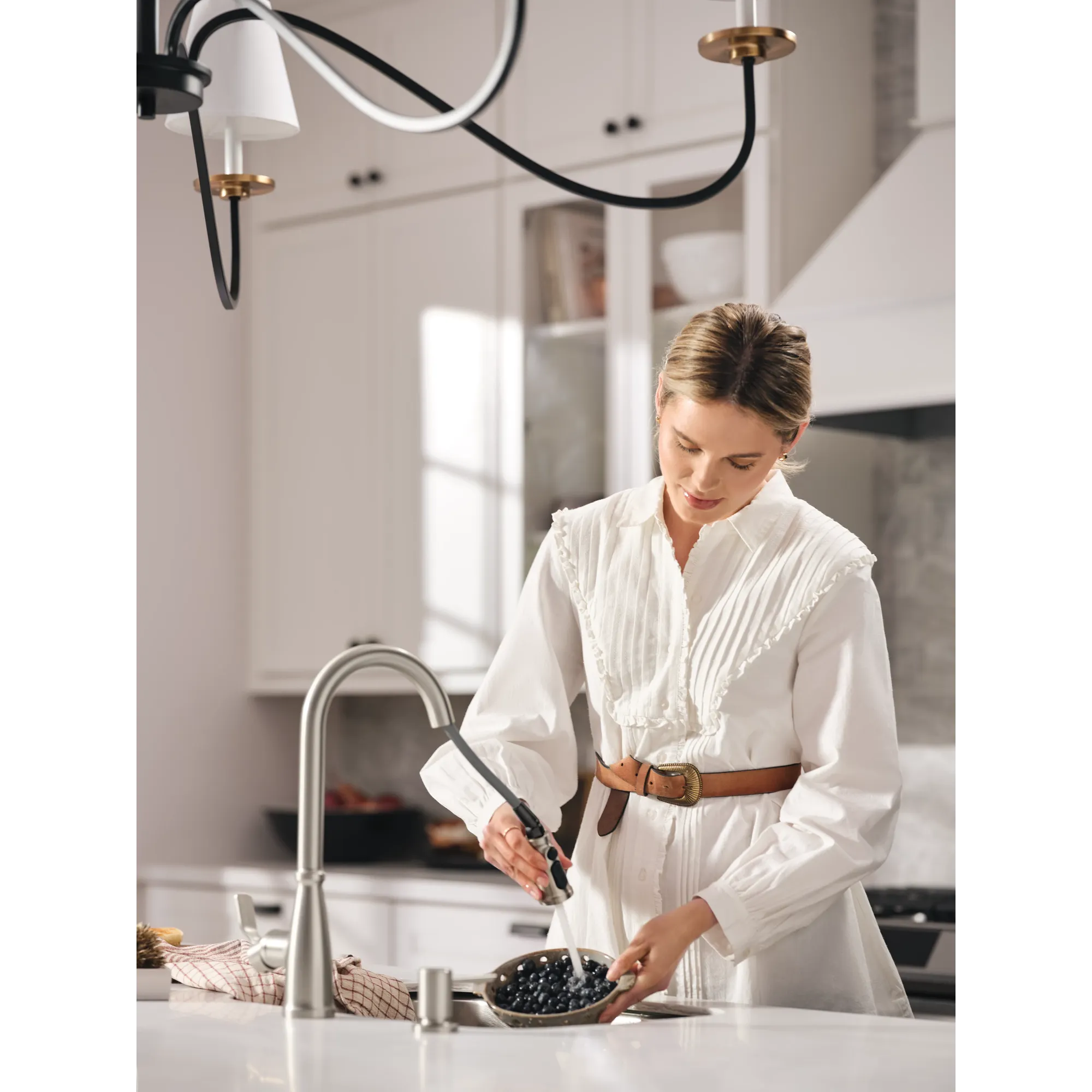 Nolia One-Handle High Arc Pulldown Kitchen Faucet - Image 26