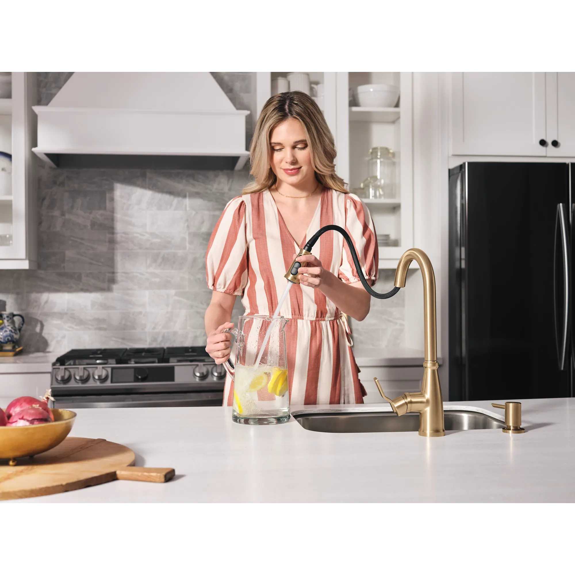 Nolia One-Handle High Arc Pulldown Kitchen Faucet - Image 31