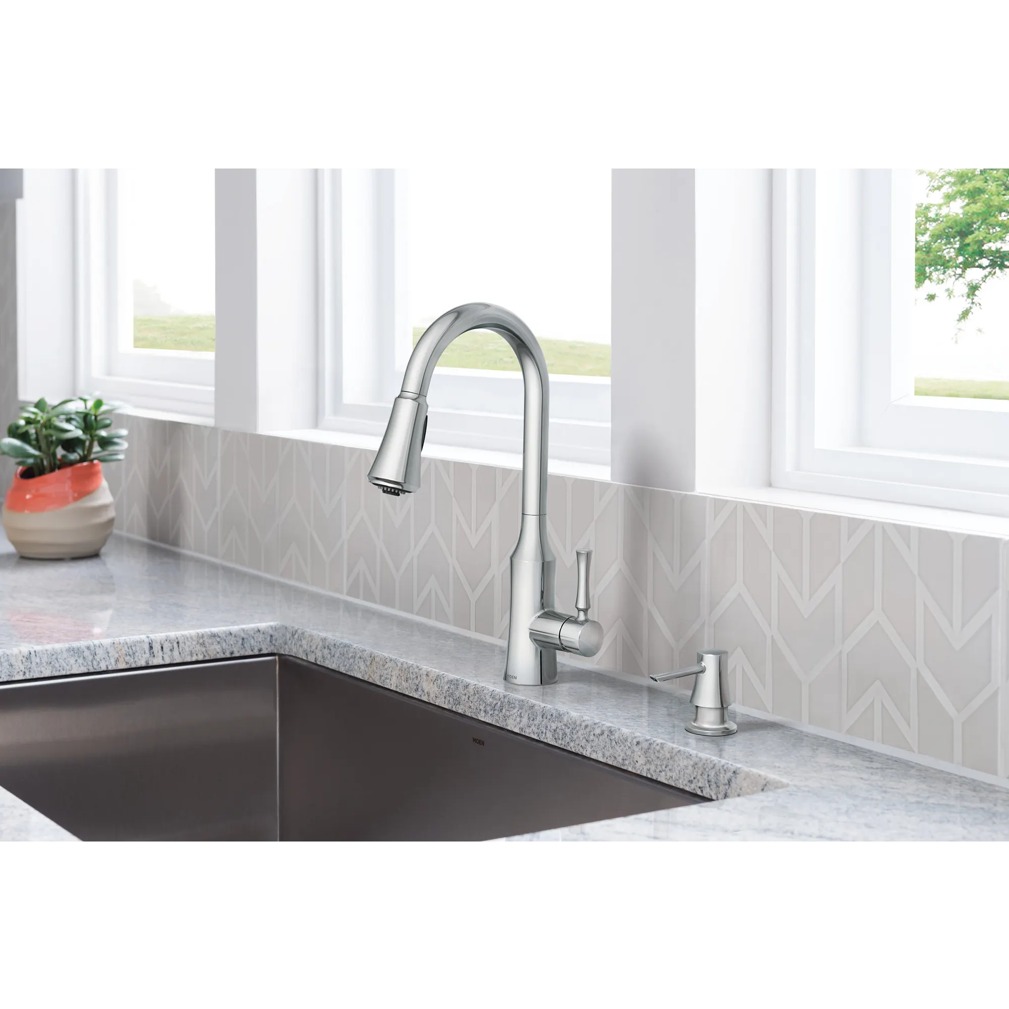 Venango Chrome One-Handle High Arc Pulldown Kitchen Faucet - Image 8