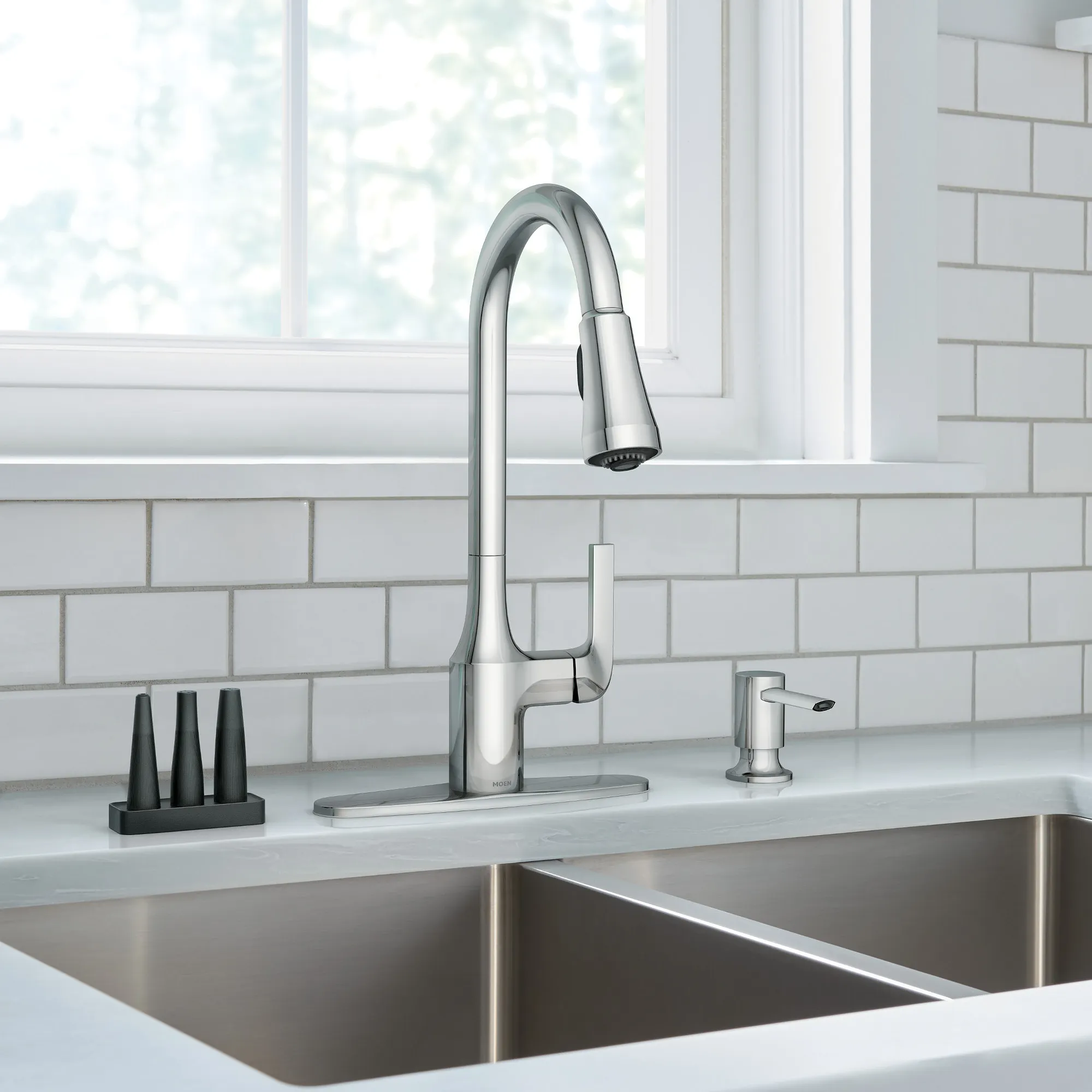 Milton Pulldown Kitchen Faucet with Bottle Cleaning Attachments - Image 5