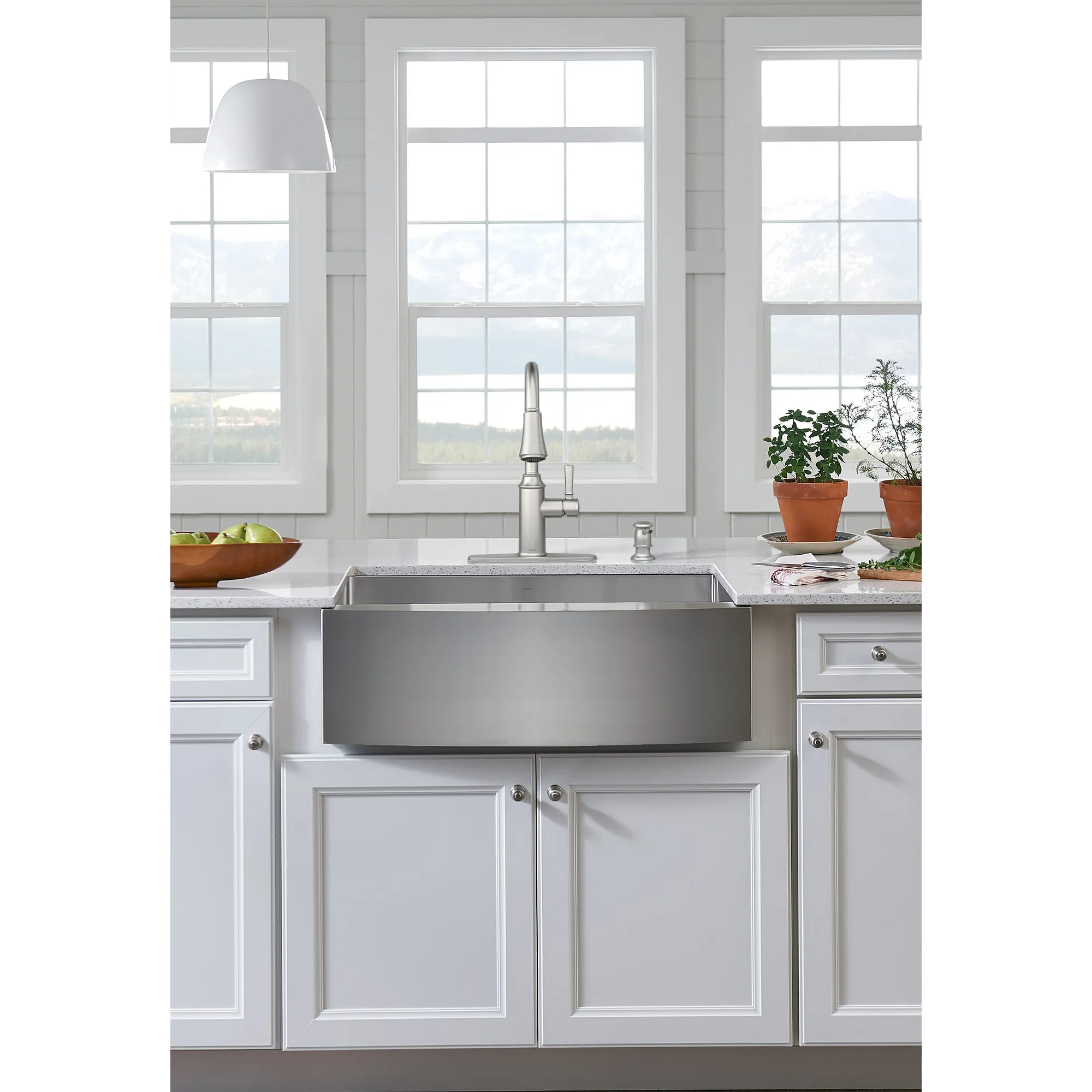 Zabelle One-handle Pulldown Kitchen Faucet - Image 4