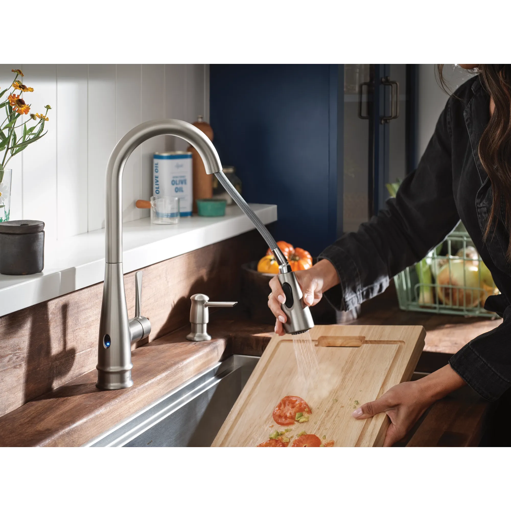 Birchfield MotionSense Wave One-Handle Pulldown Touchless Kitchen Faucet - Image 7