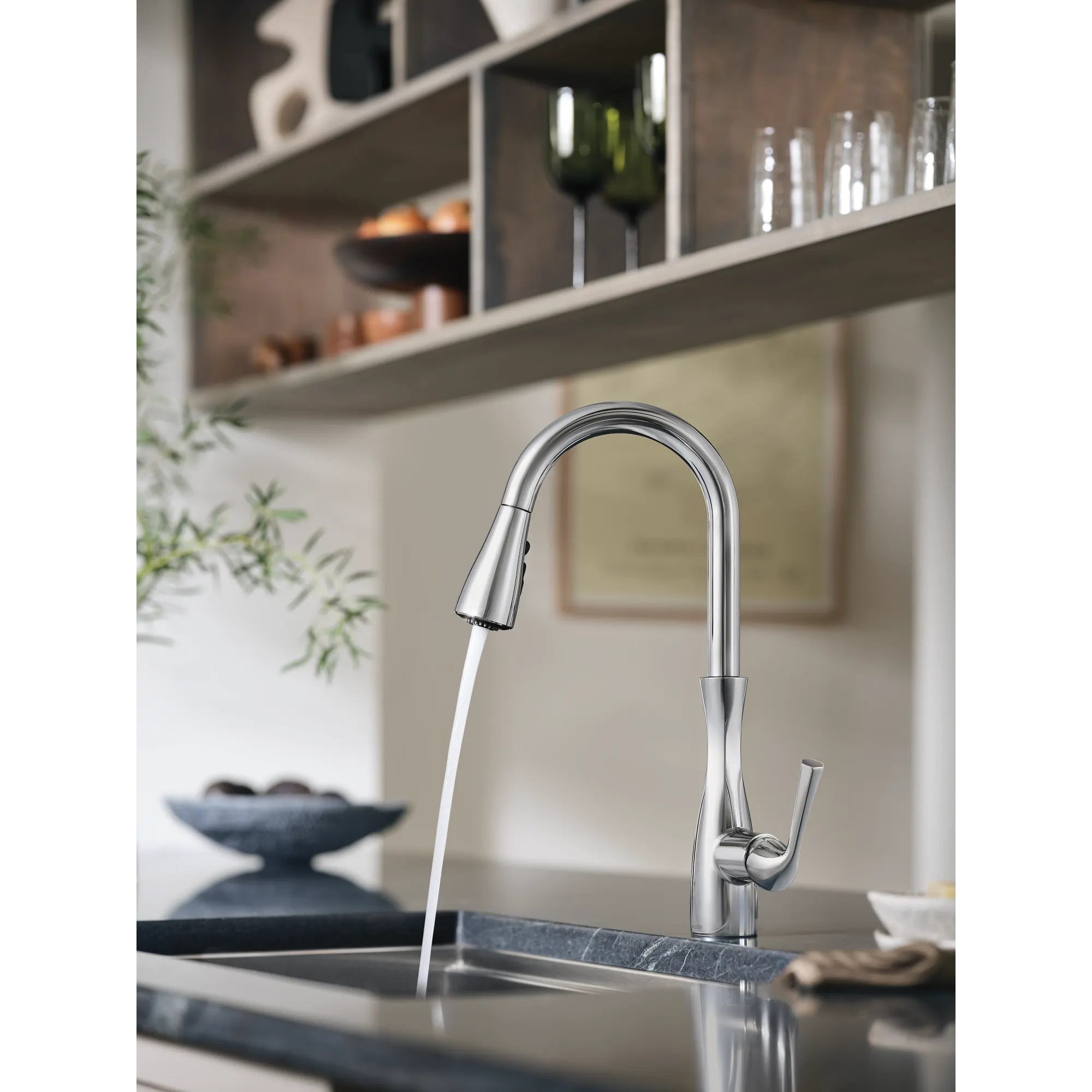 Arlia Chrome one-handle high arc pulldown kitchen faucet - Image 9