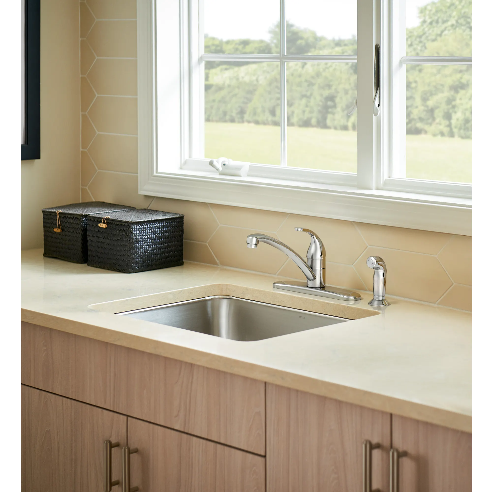 Adler One-Handle Kitchen Faucet - Image 2