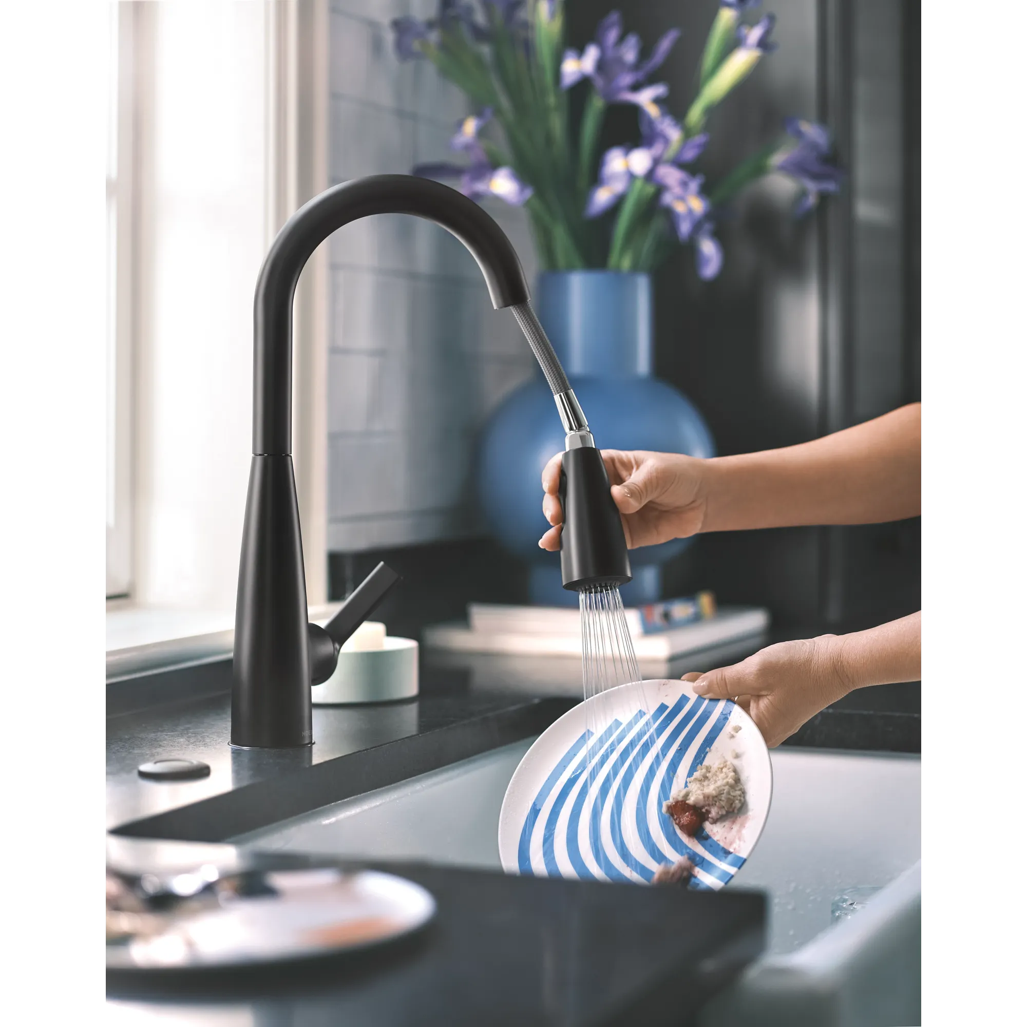 Haelyn One-Handle High Arc Pulldown Kitchen Faucet - Image 27