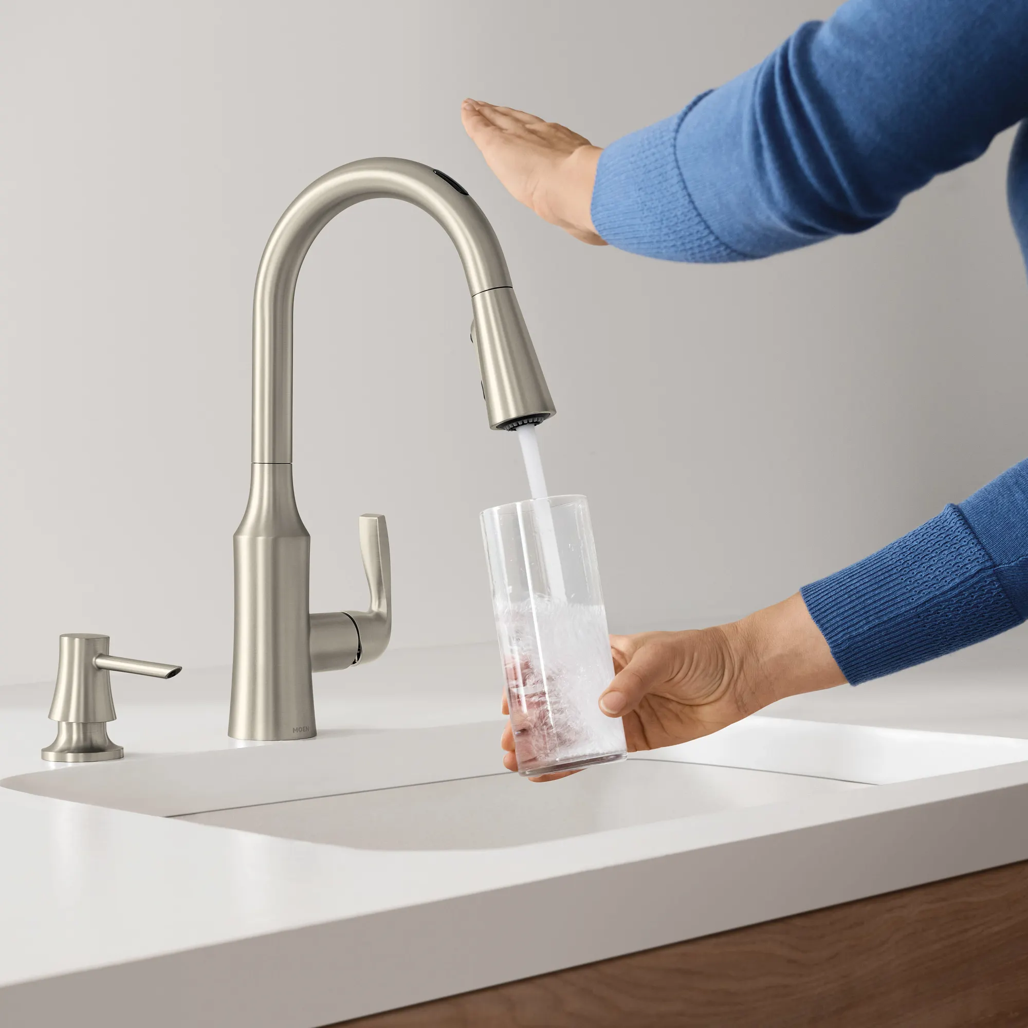 Cadia Smart Pulldown Touchless Kitchen Faucet - Image 3