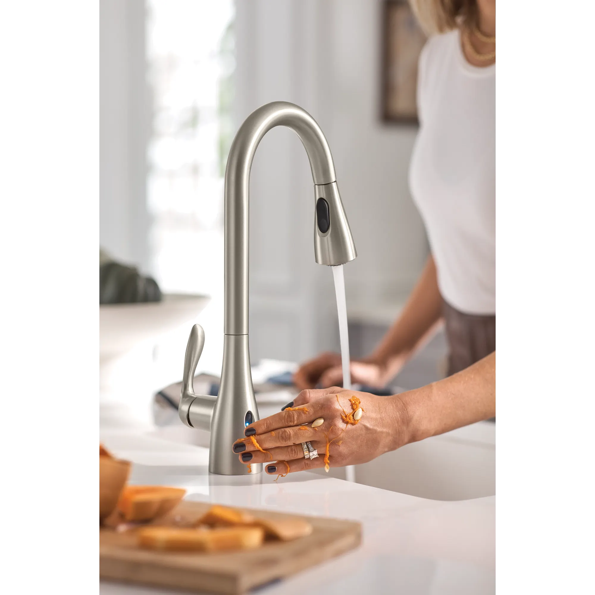Georgene MotionSense Wave One-Handle Pulldown Touchless Kitchen Faucet - Image 14