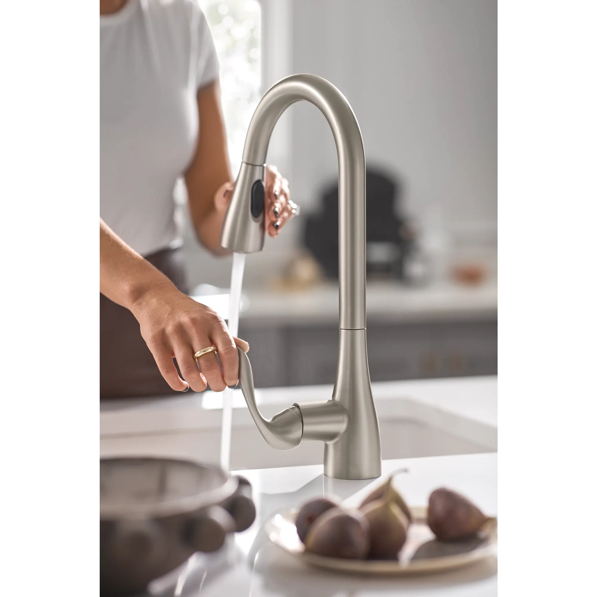 Georgene MotionSense Wave One-Handle Pulldown Touchless Kitchen Faucet - Image 18