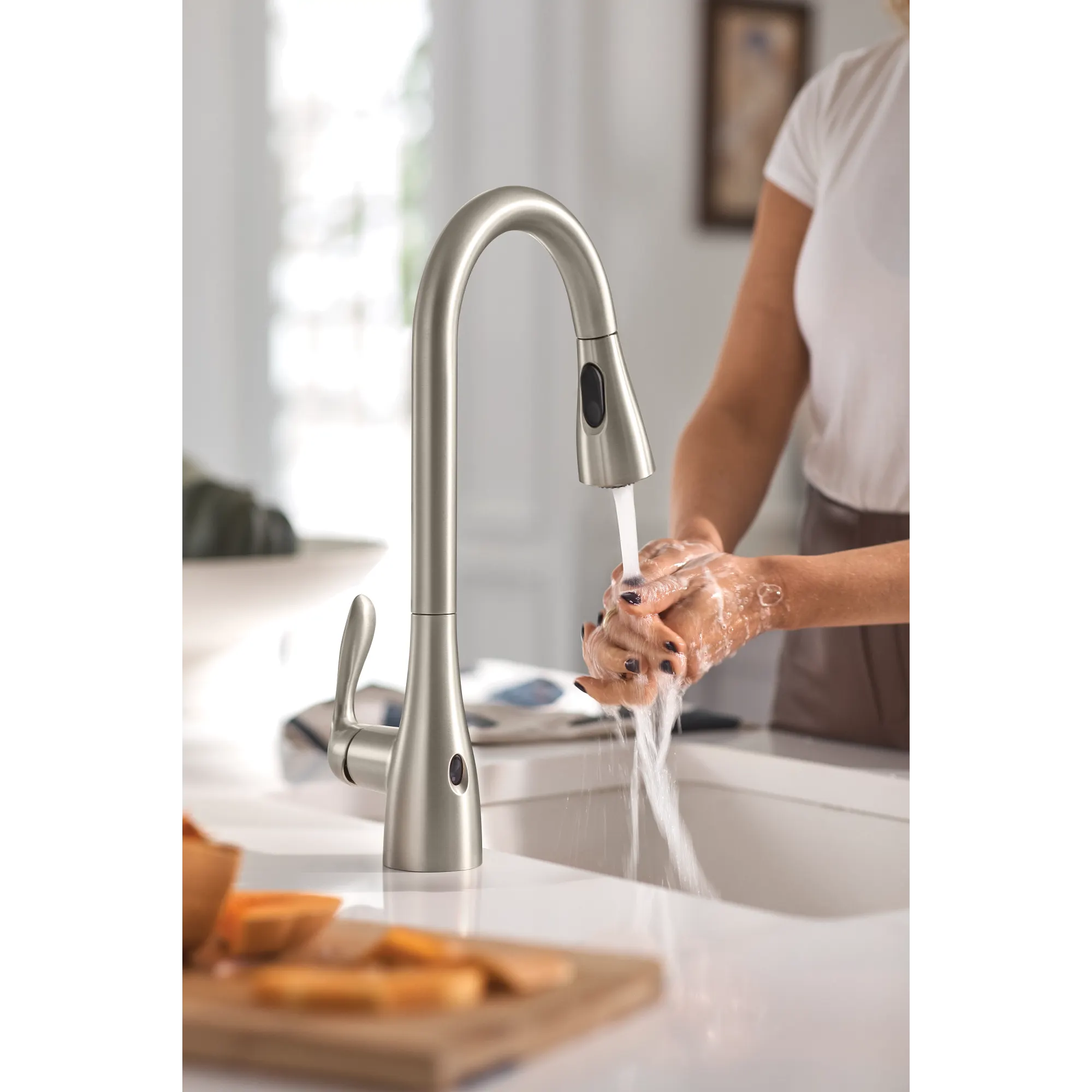 Georgene MotionSense Wave One-Handle Pulldown Touchless Kitchen Faucet - Image 20