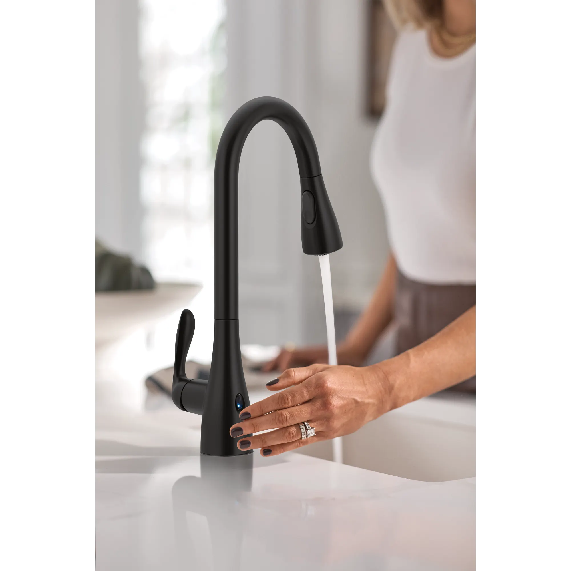 Georgene MotionSense Wave One-Handle Pulldown Touchless Kitchen Faucet - Image 3